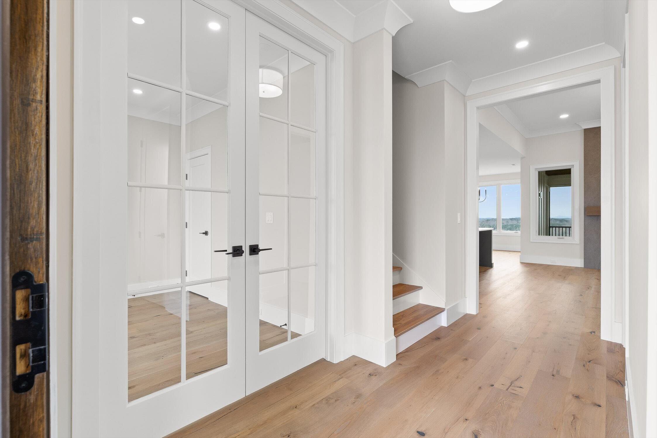 10946 London Tower Place, 64