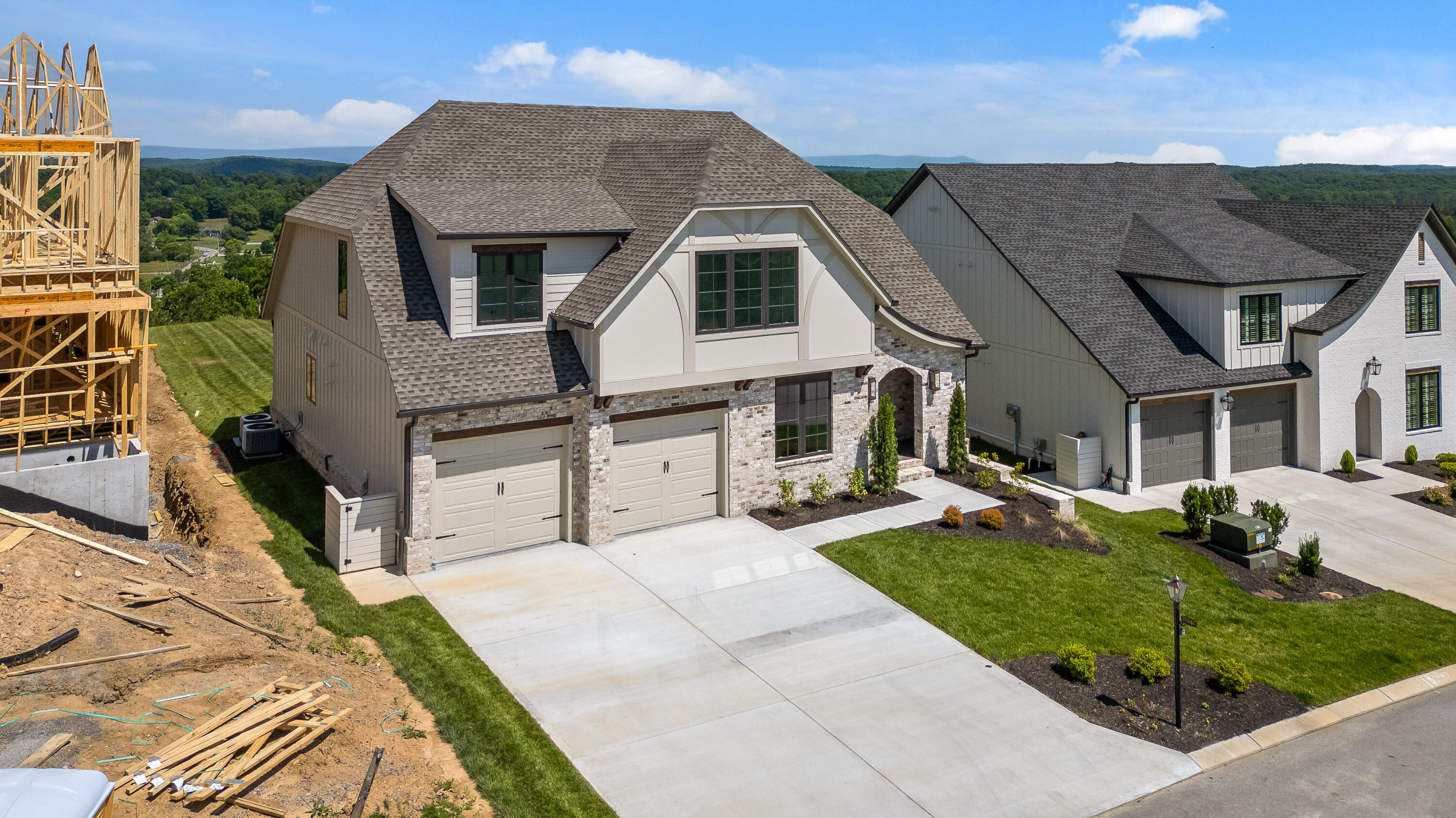 10946 London Tower Place, 64