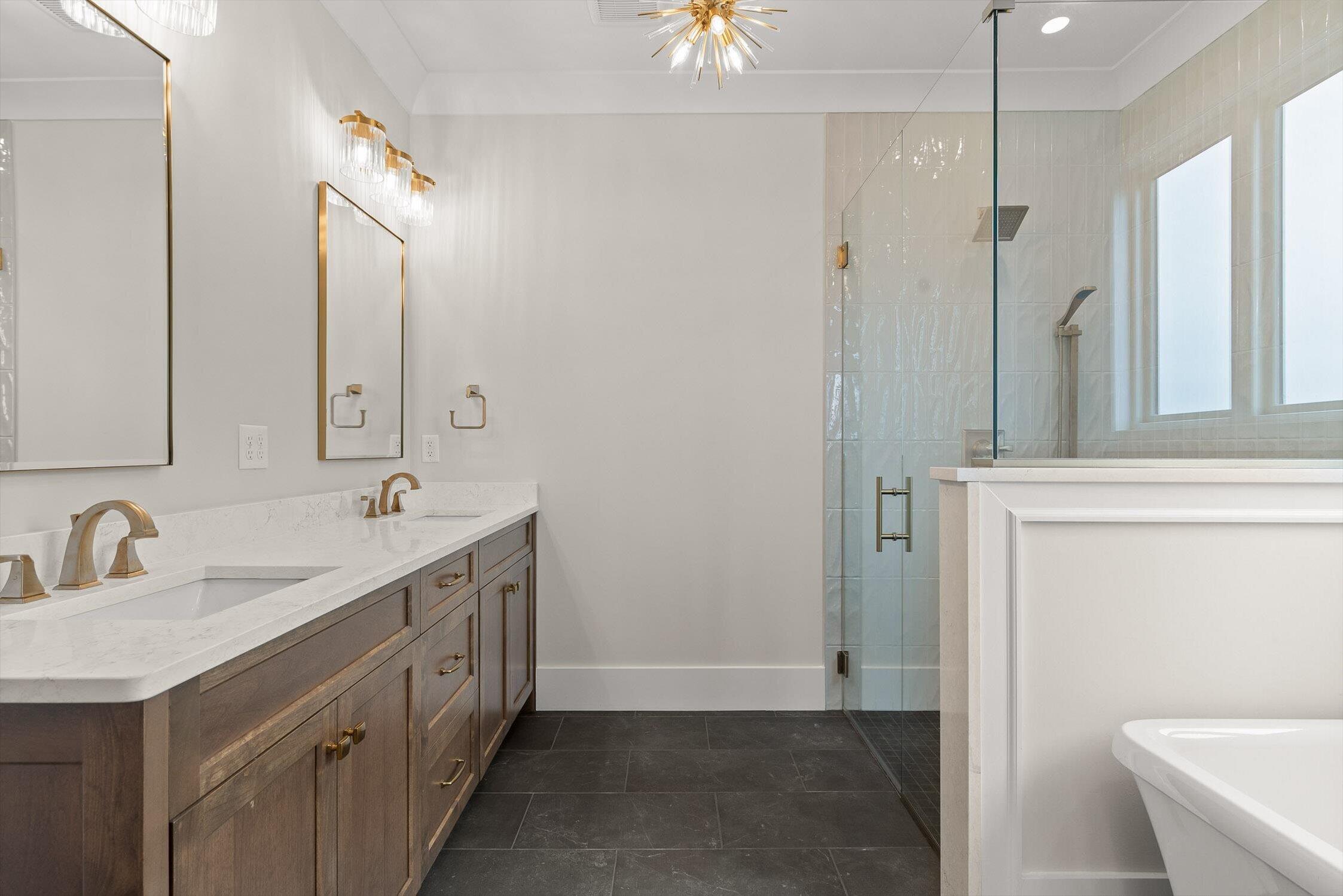 10946 London Tower Place, 64