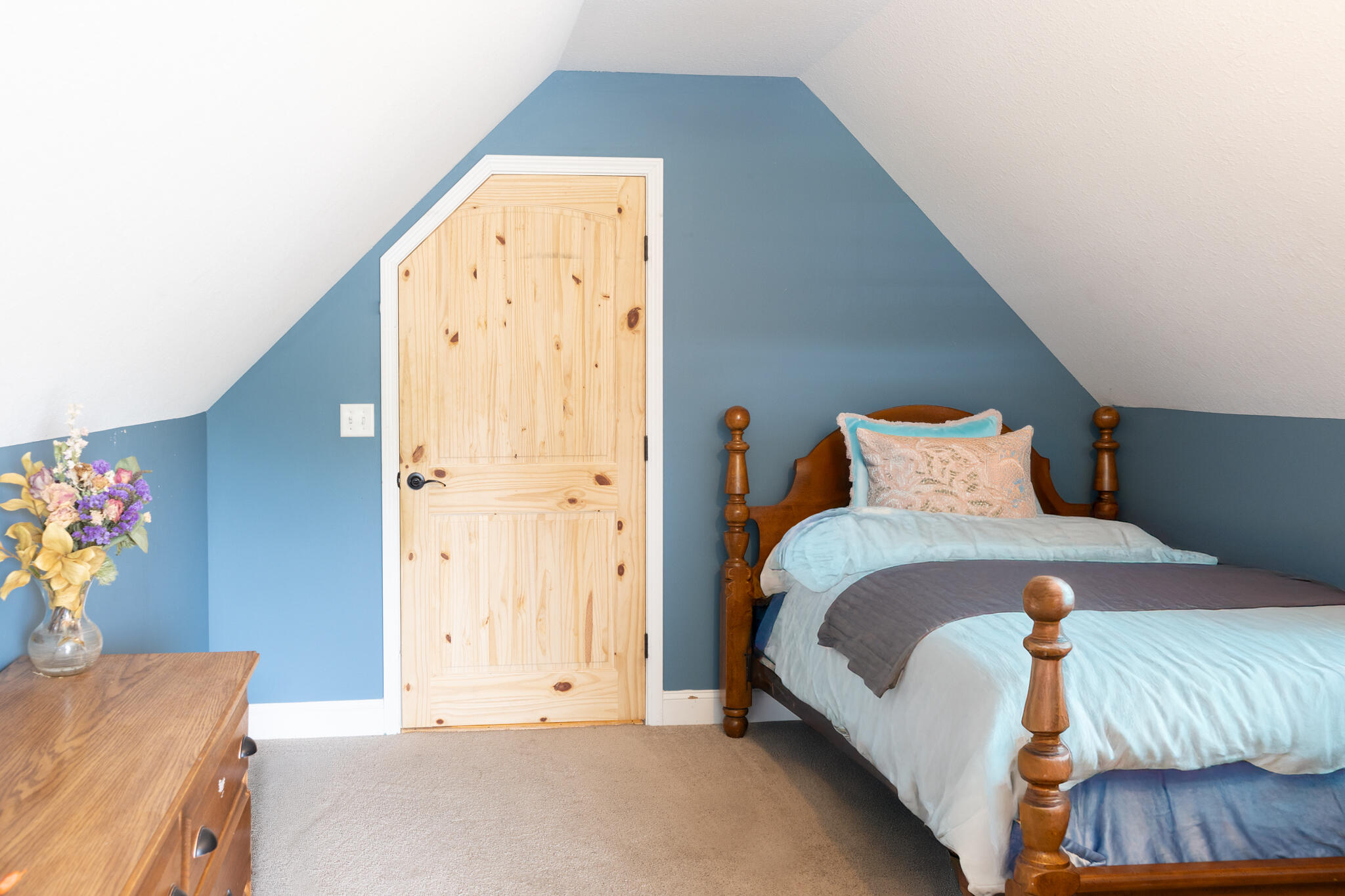 9901 Breeze Hill Lane