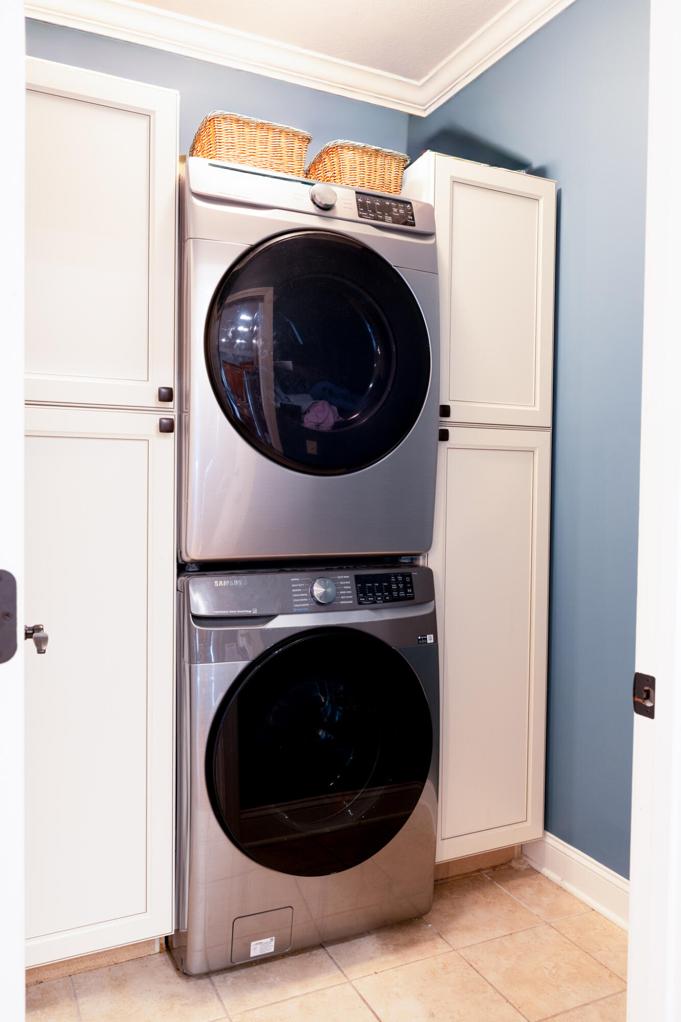 9901 Breeze Hill Lane