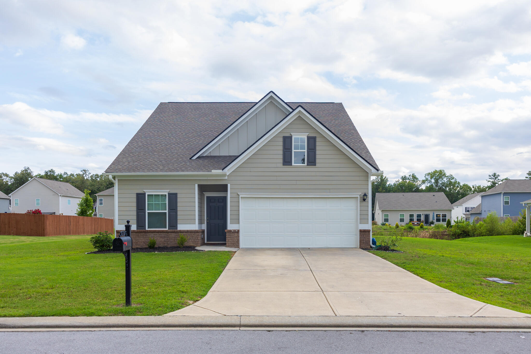 24 Sleepy Oaks Trail NE