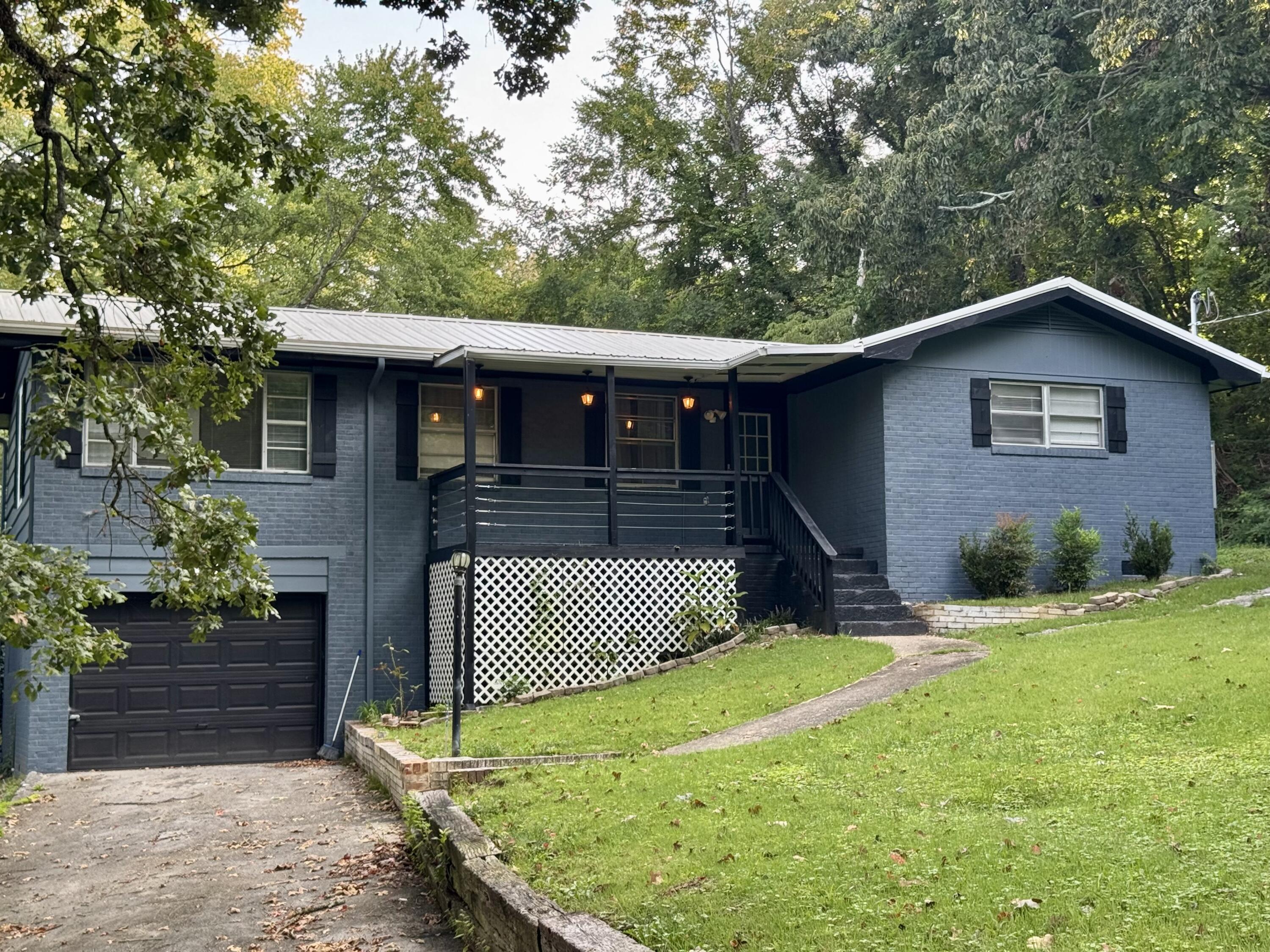 220 W Crest Road