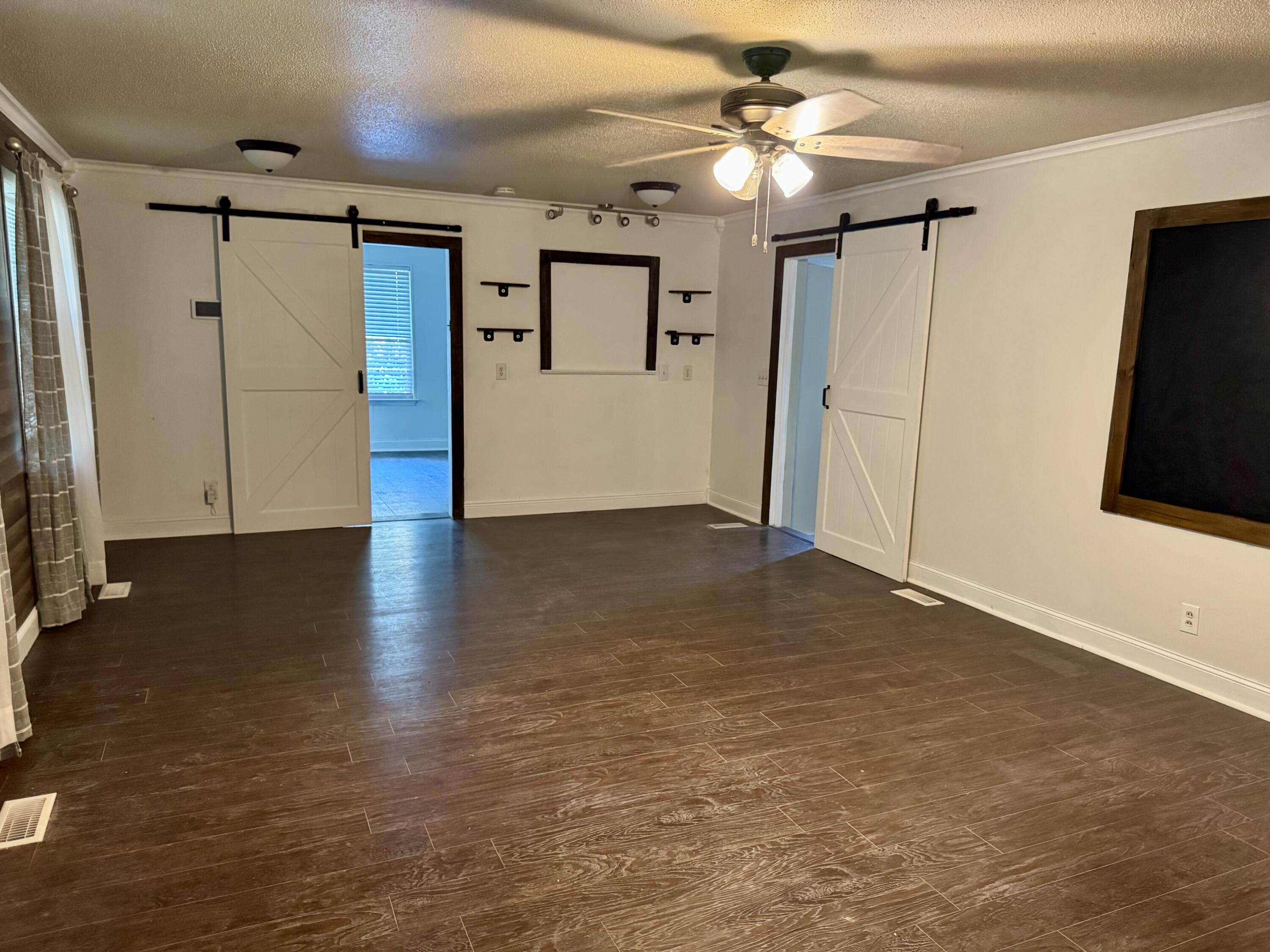 220 W Crest Road