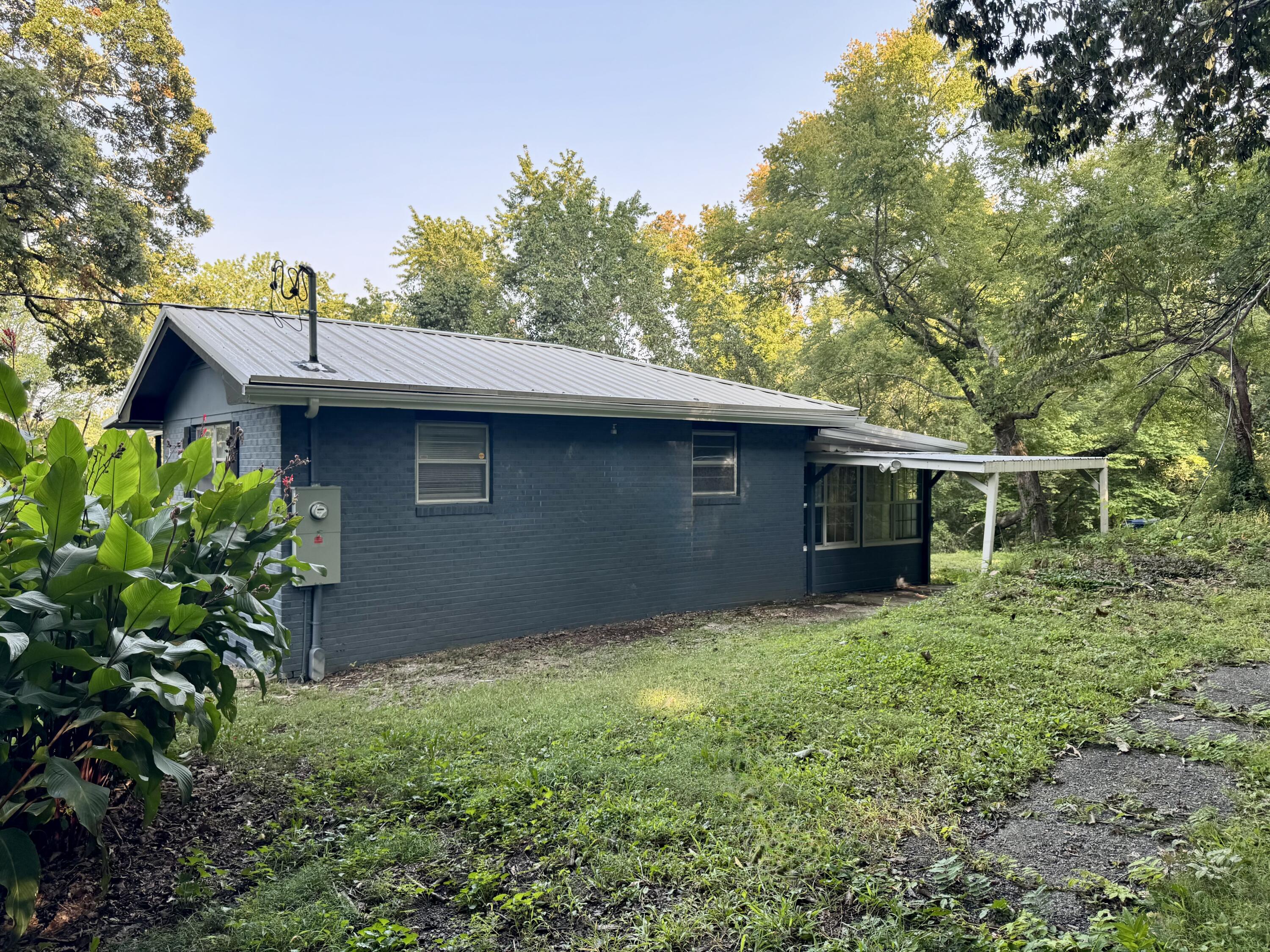 220 W Crest Road