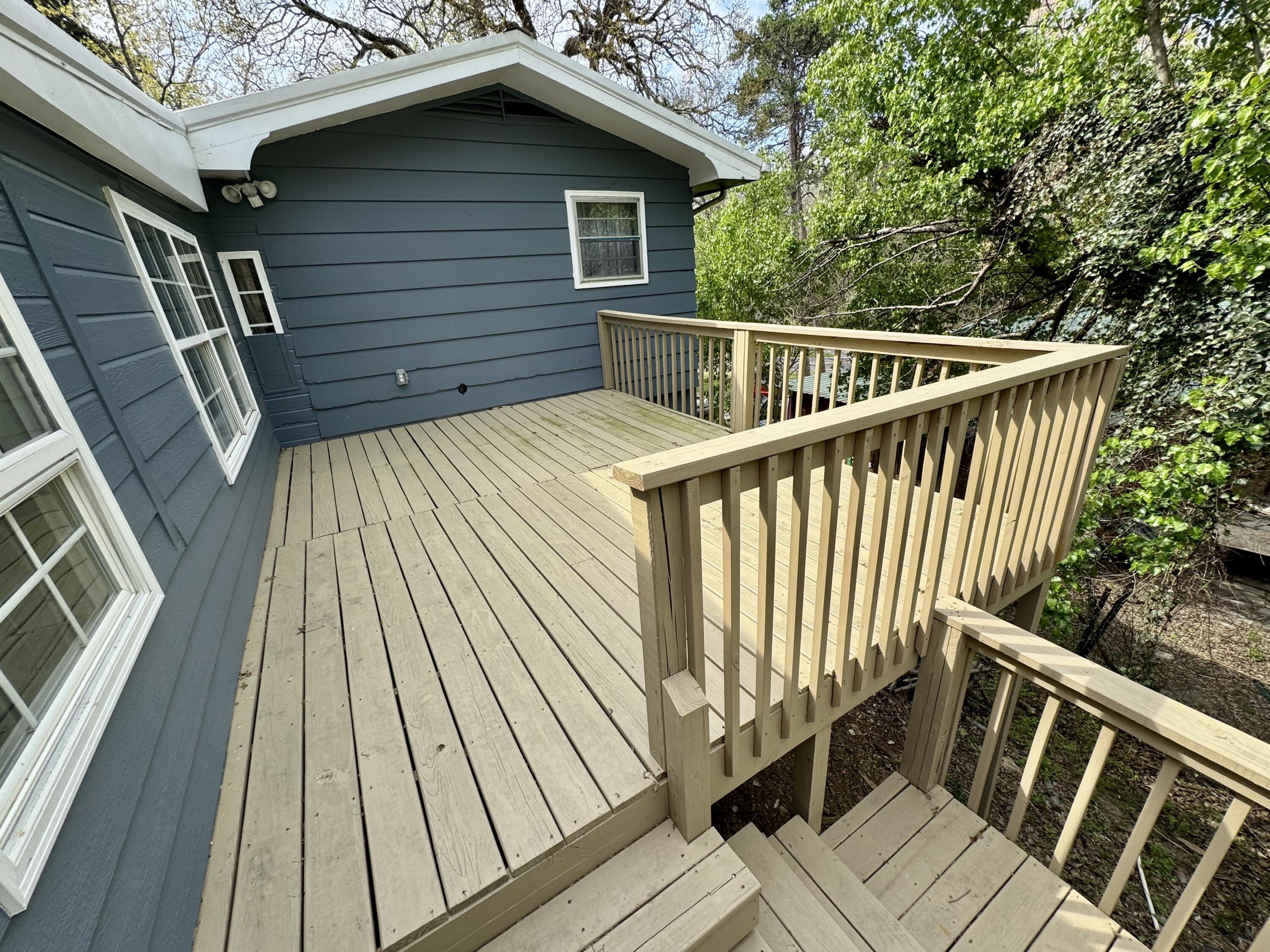 220 W Crest Road