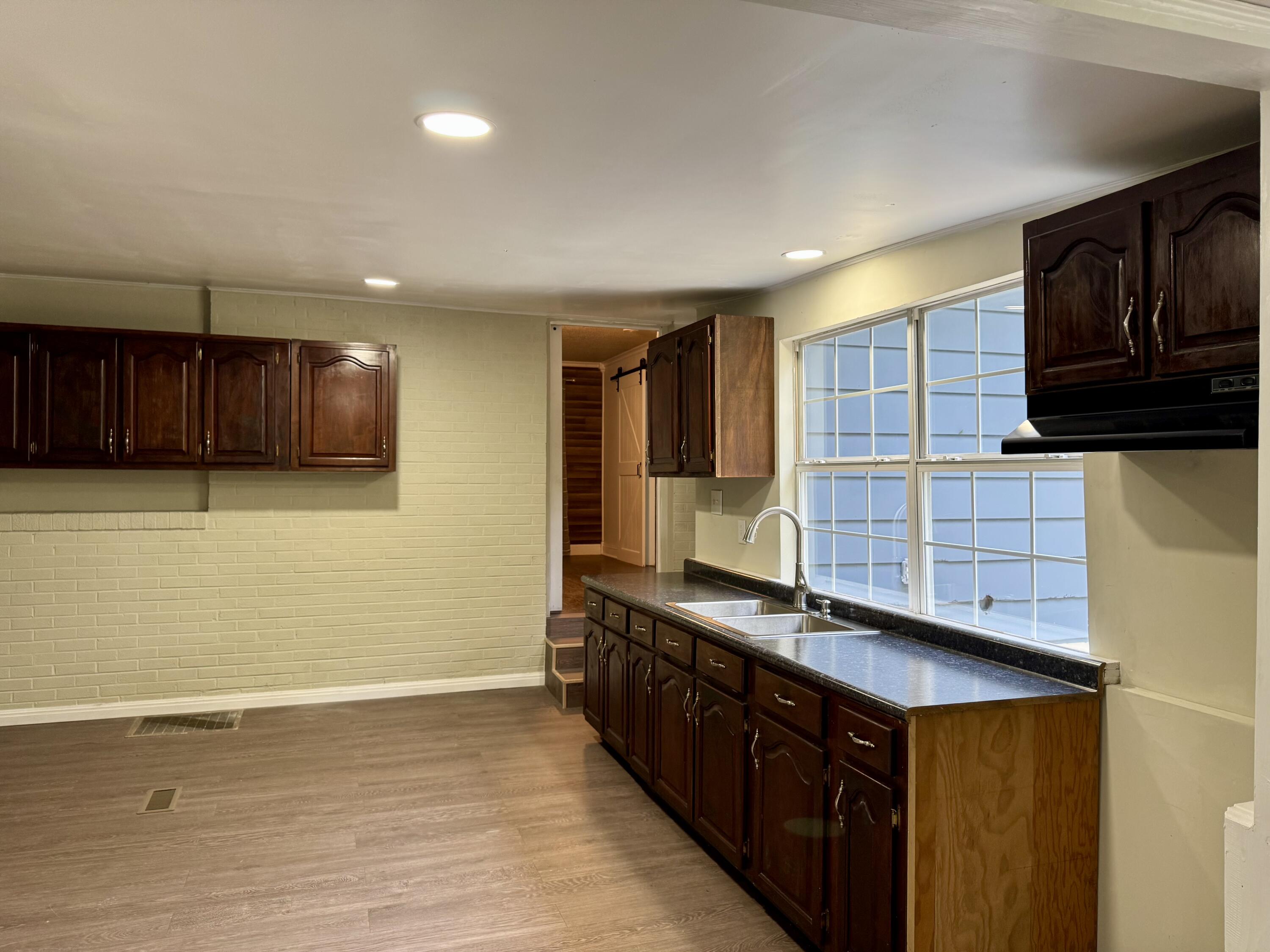 220 W Crest Road