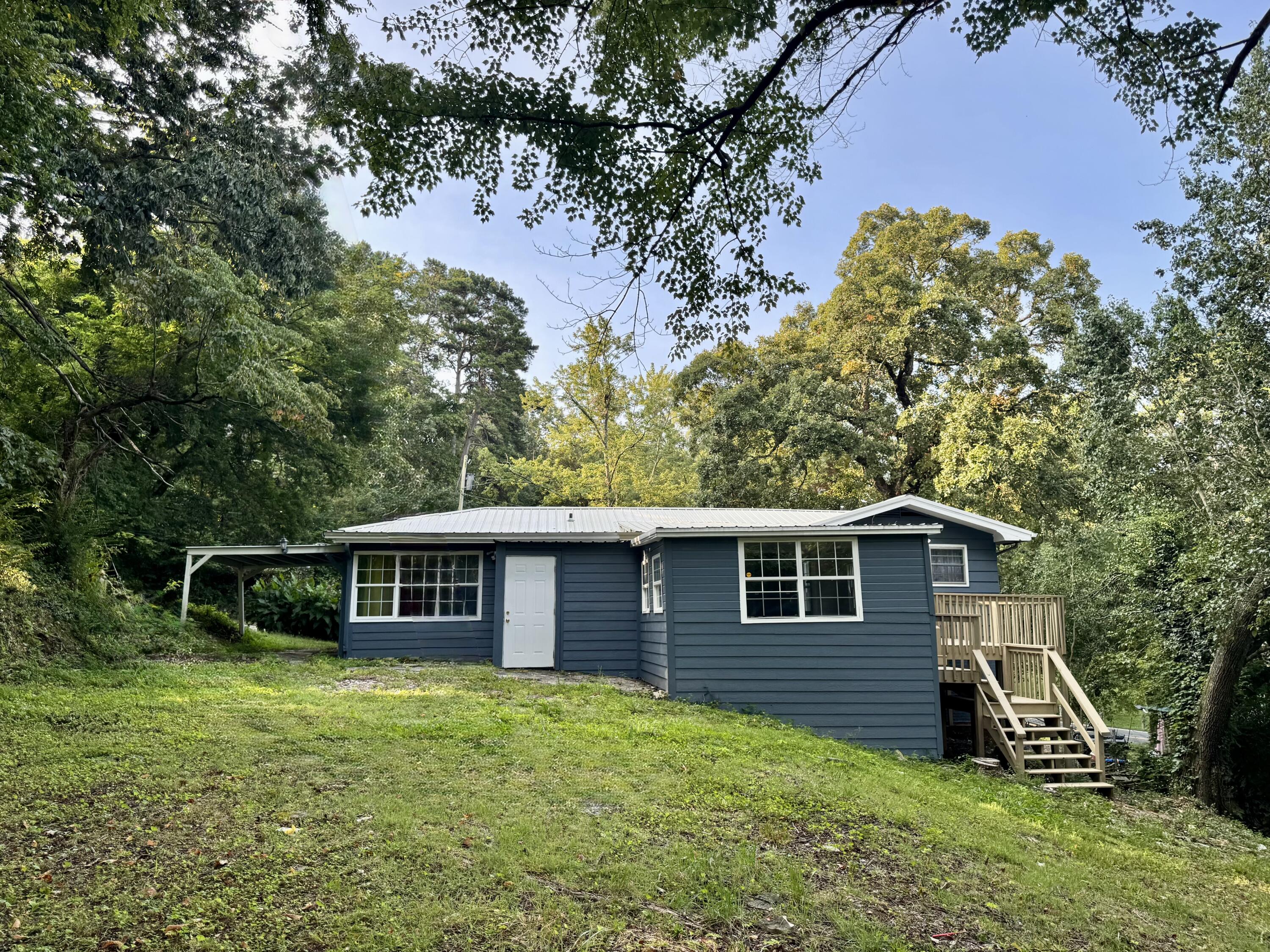 220 W Crest Road