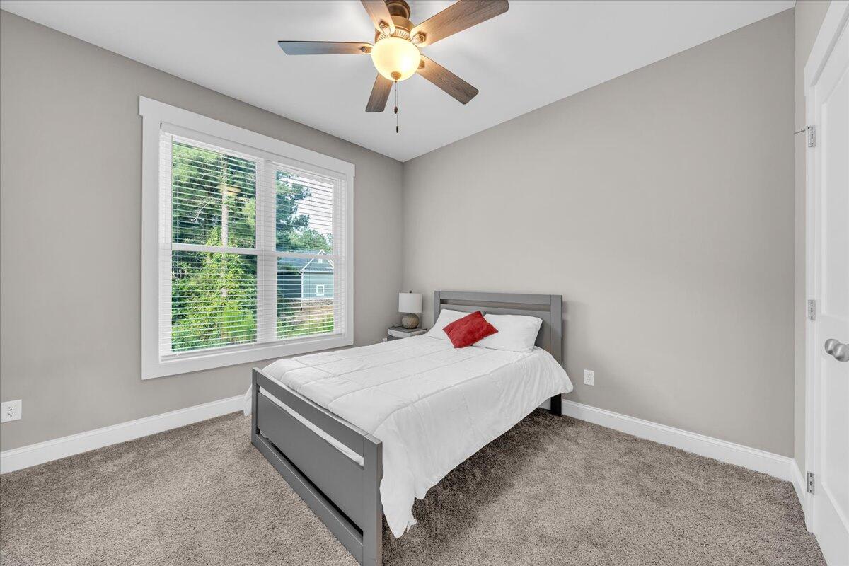 370 Cumberland Circle, Sv342