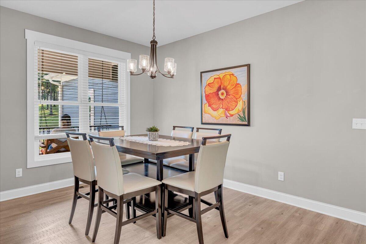 370 Cumberland Circle, Sv342