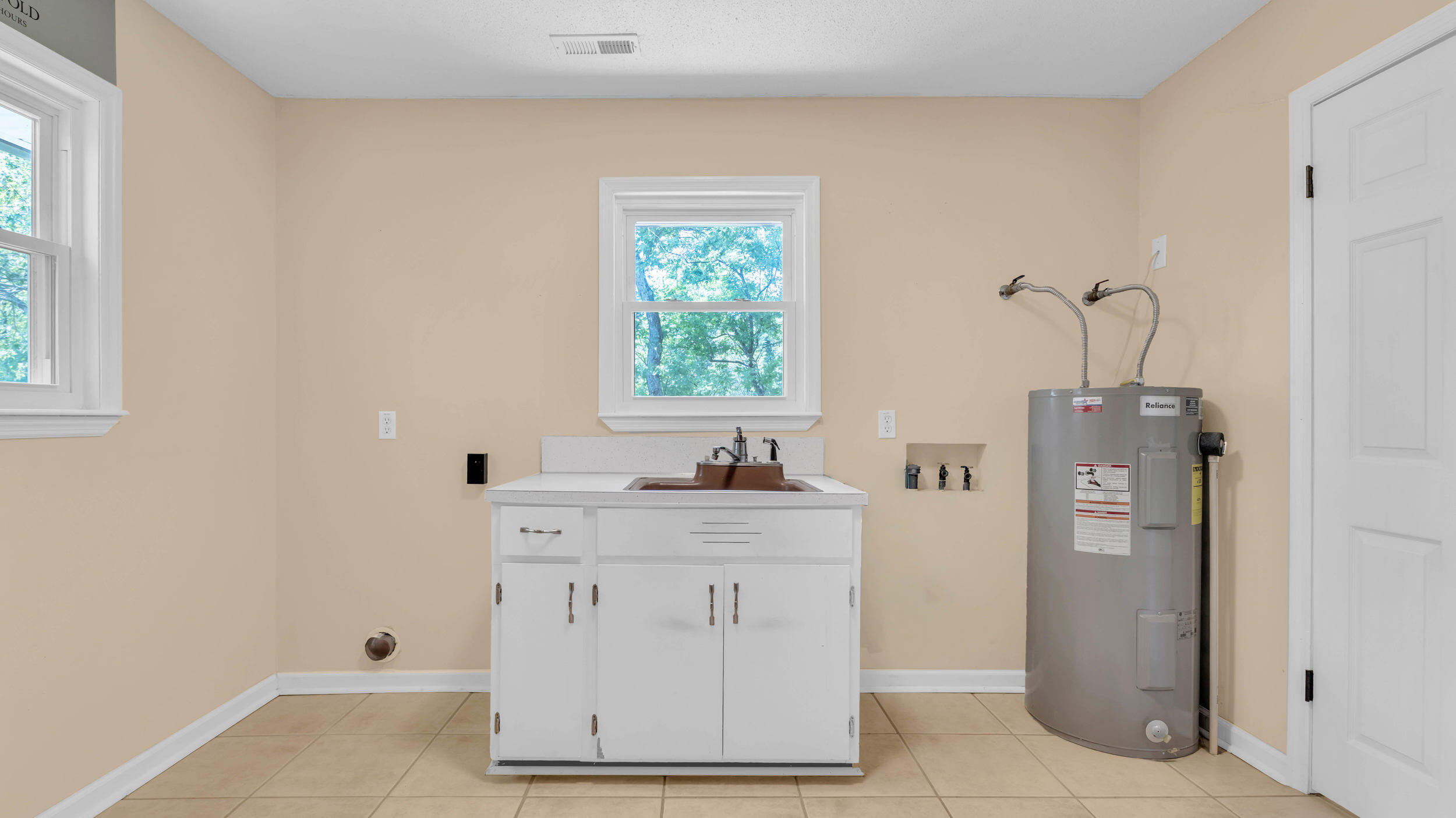 232 Gordon Pond Road, LaFayette