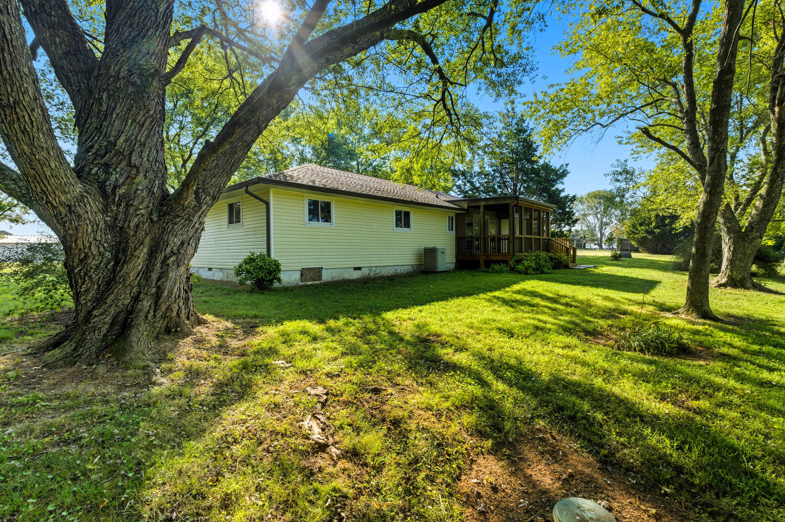 232 Gordon Pond Road, LaFayette