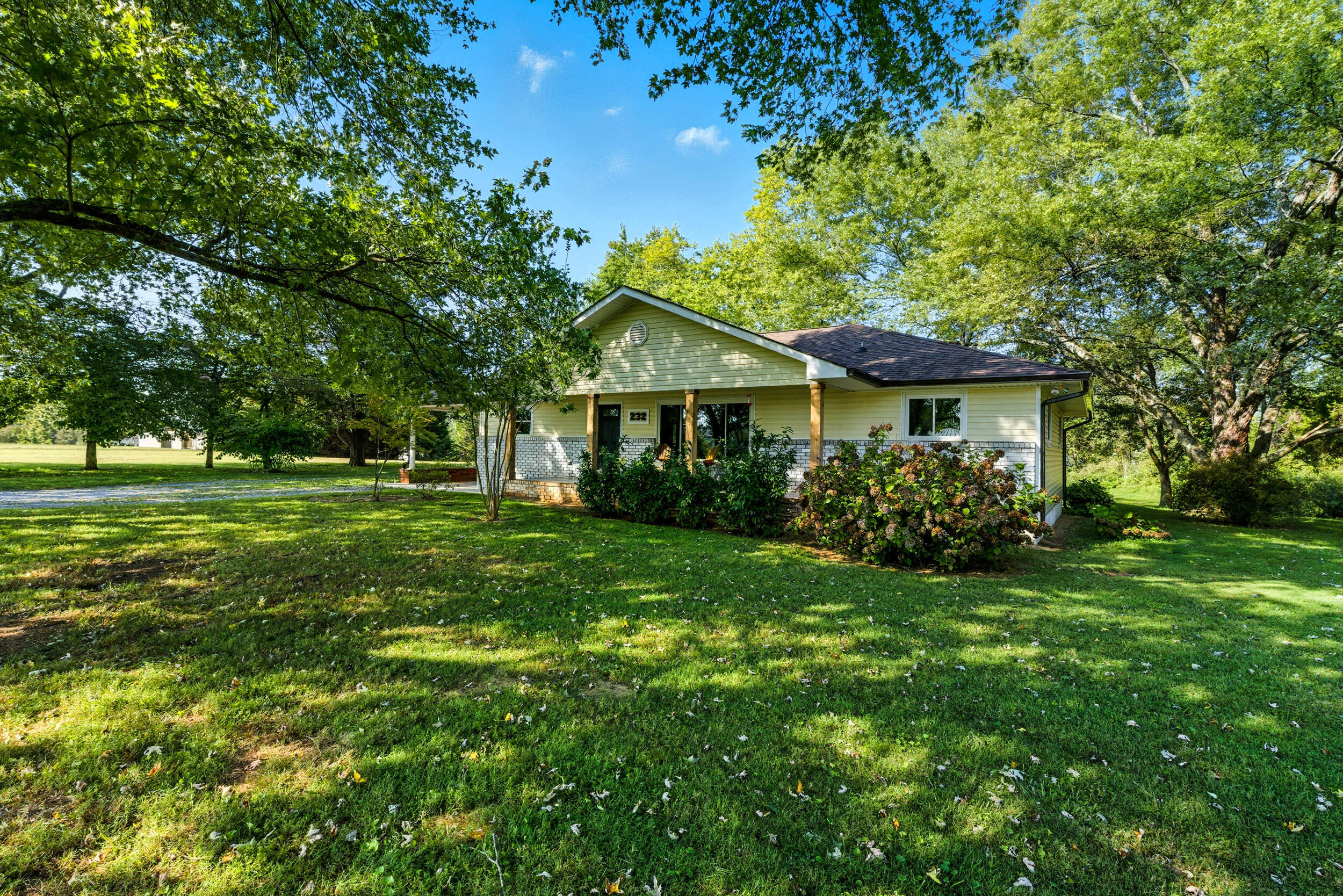 232 Gordon Pond Road, LaFayette