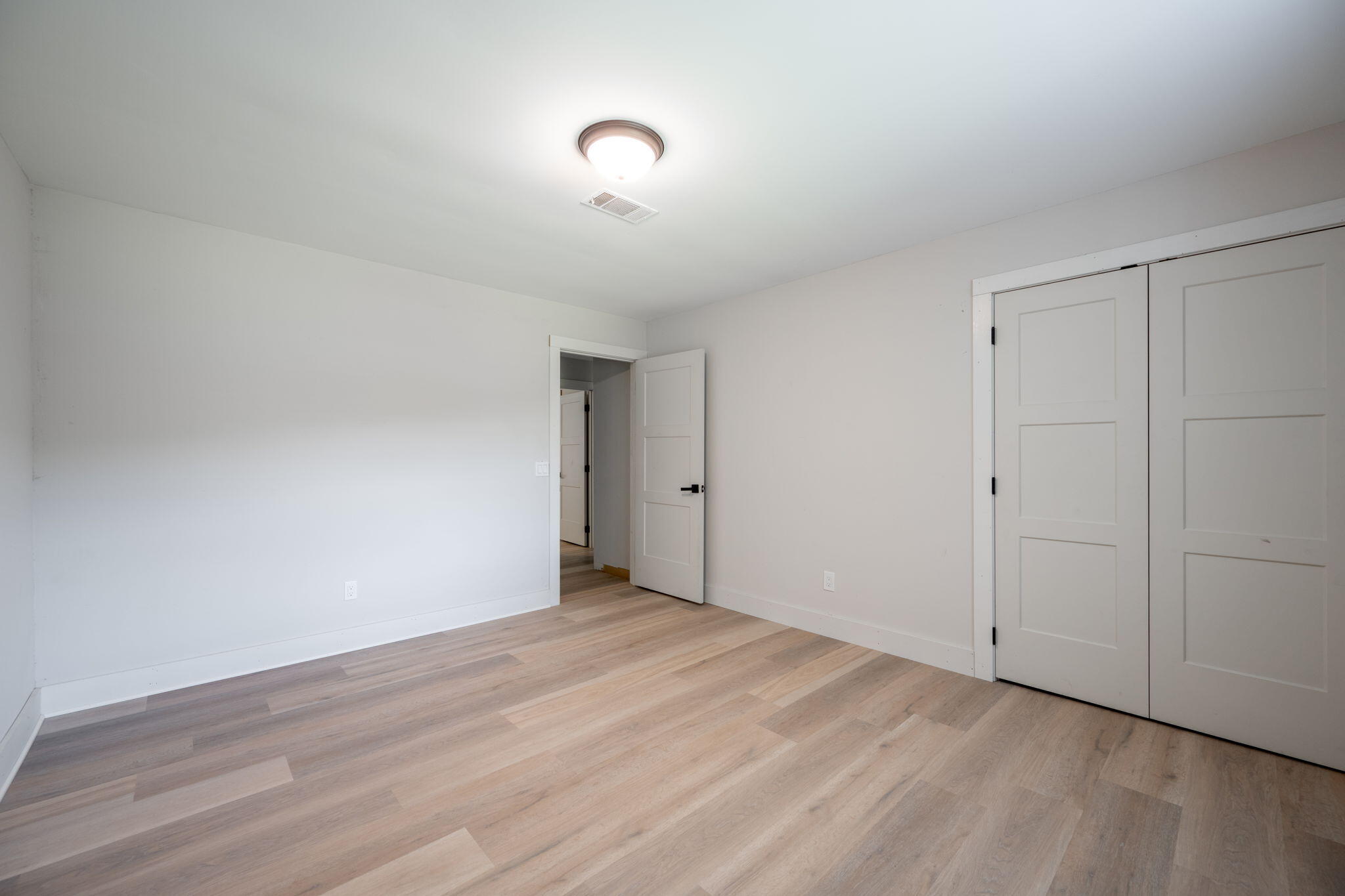 7015 Leslie Dell Lane