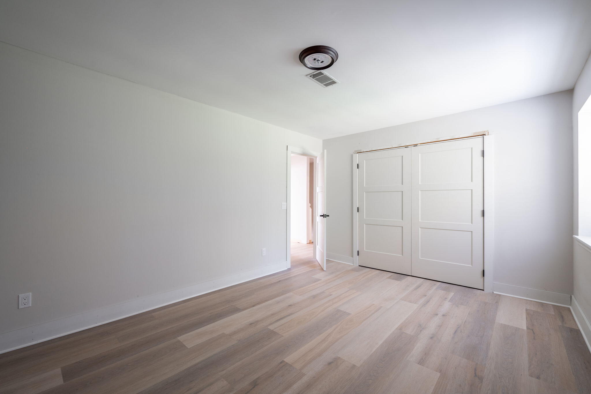 7015 Leslie Dell Lane