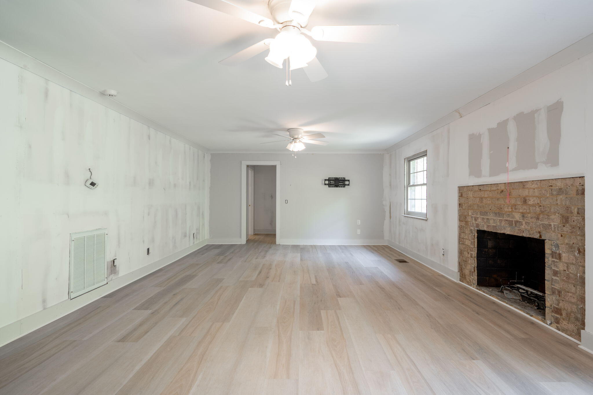 7015 Leslie Dell Lane