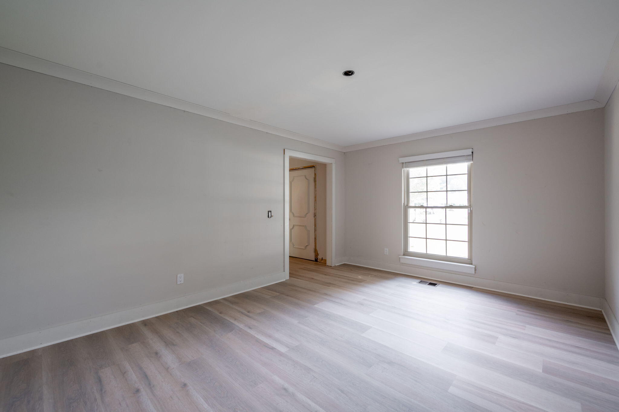 7015 Leslie Dell Lane