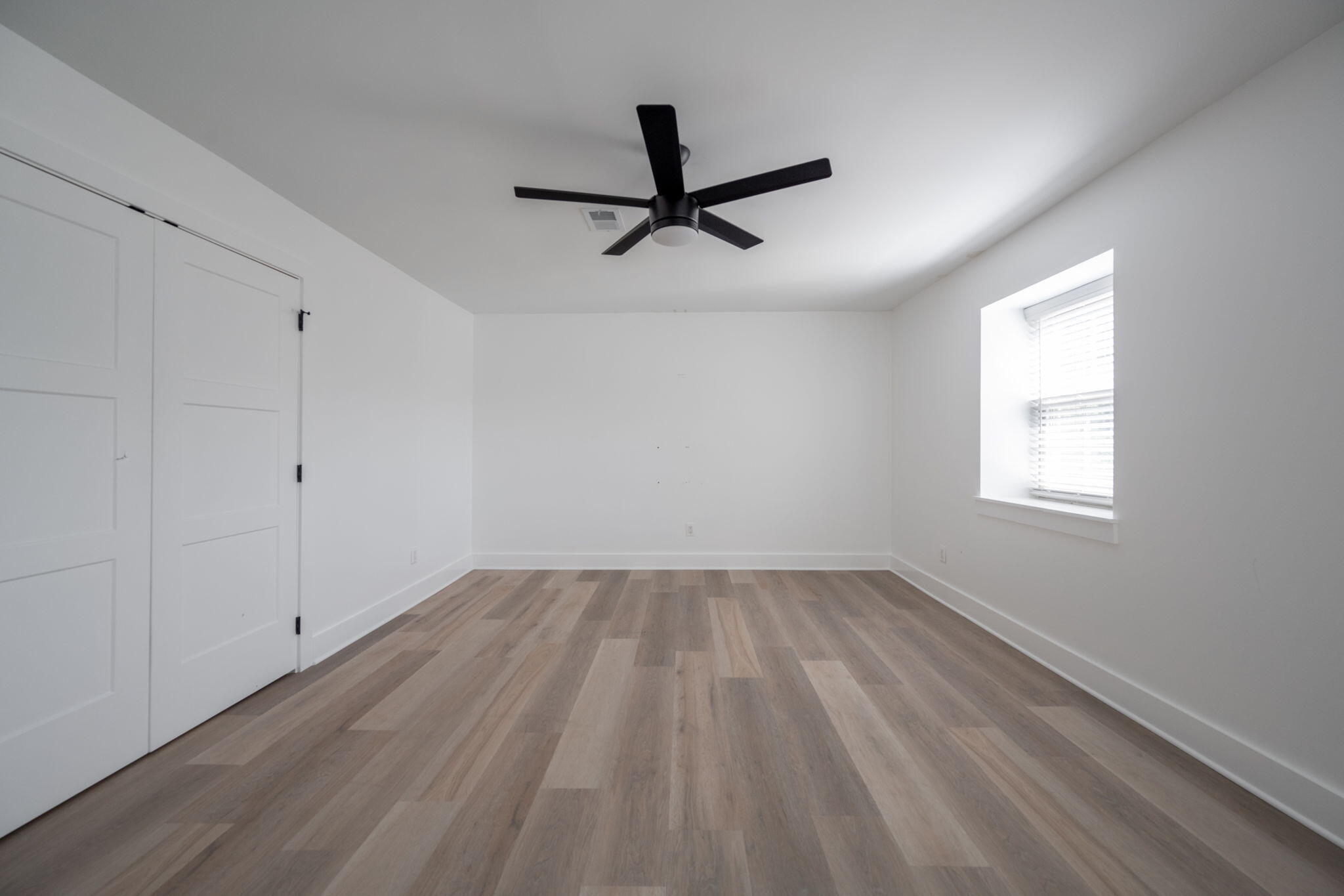 7015 Leslie Dell Lane