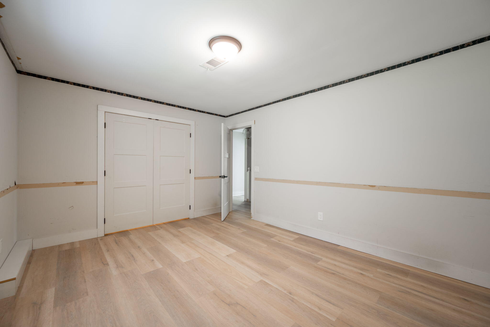 7015 Leslie Dell Lane