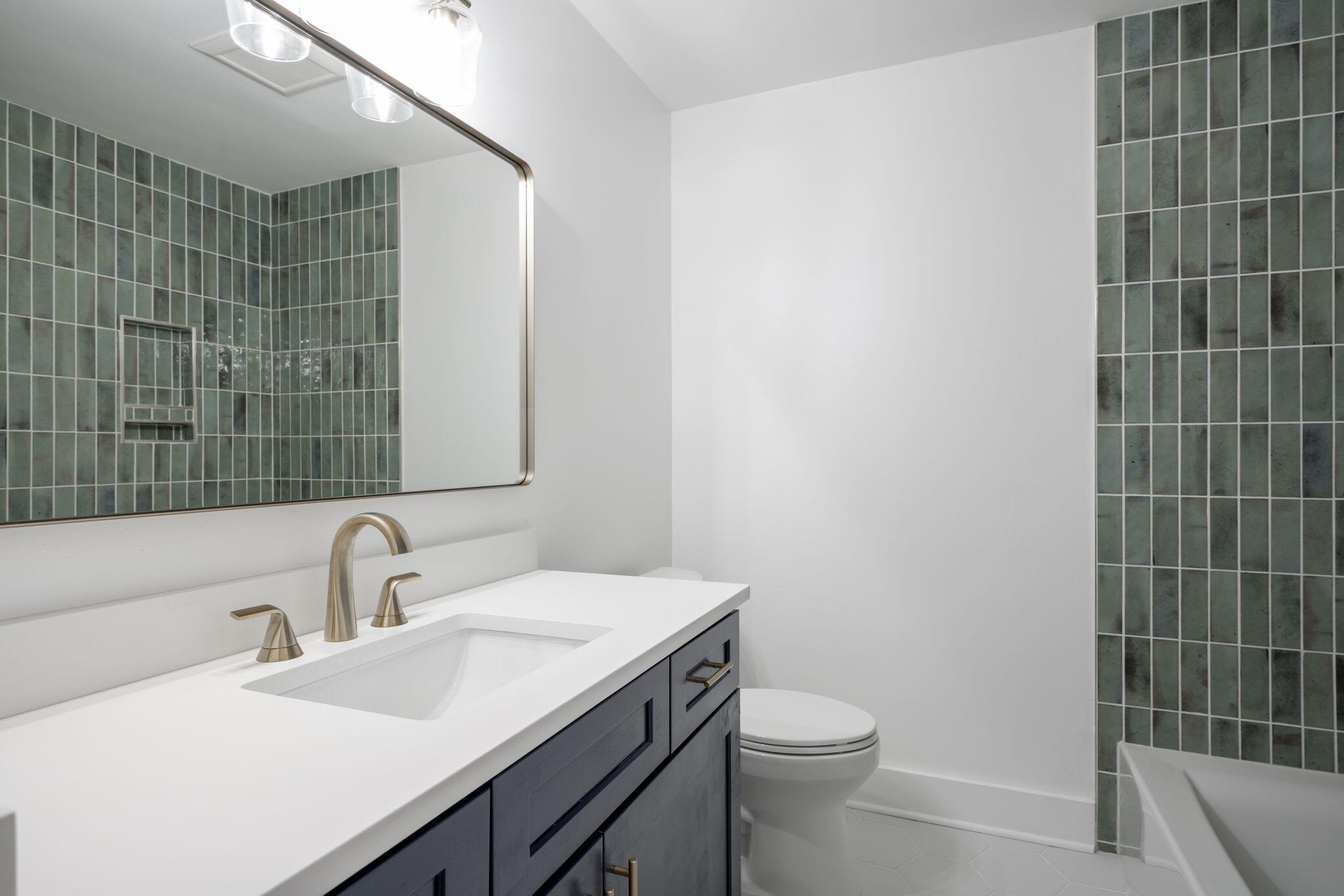 7015 Leslie Dell Lane