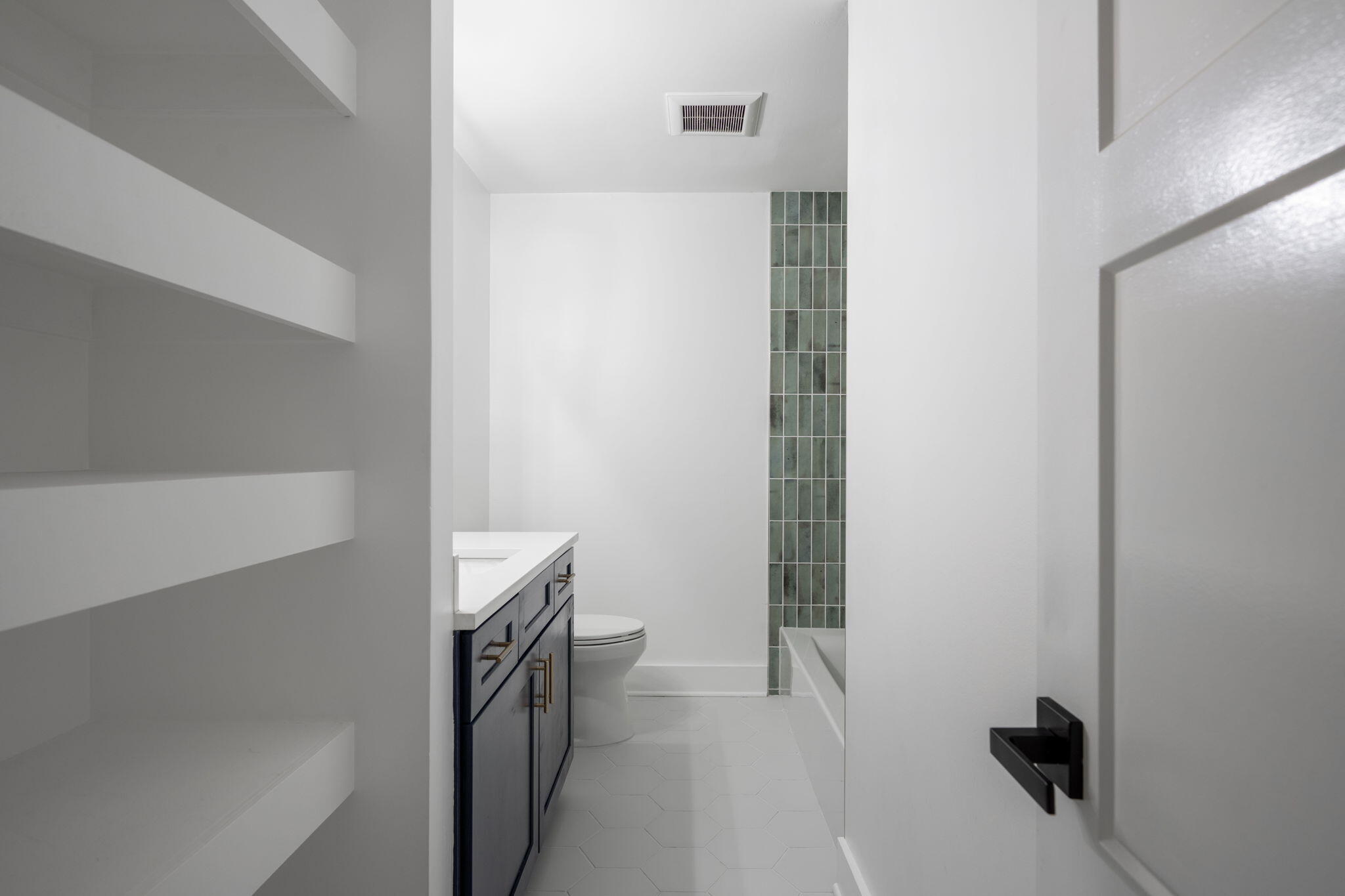 7015 Leslie Dell Lane