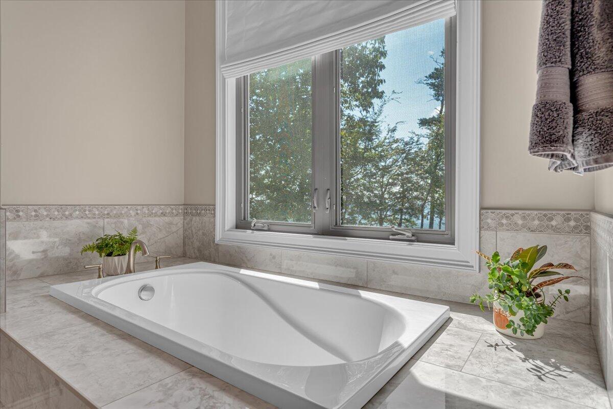 209 Moonshine Drive, Jf19