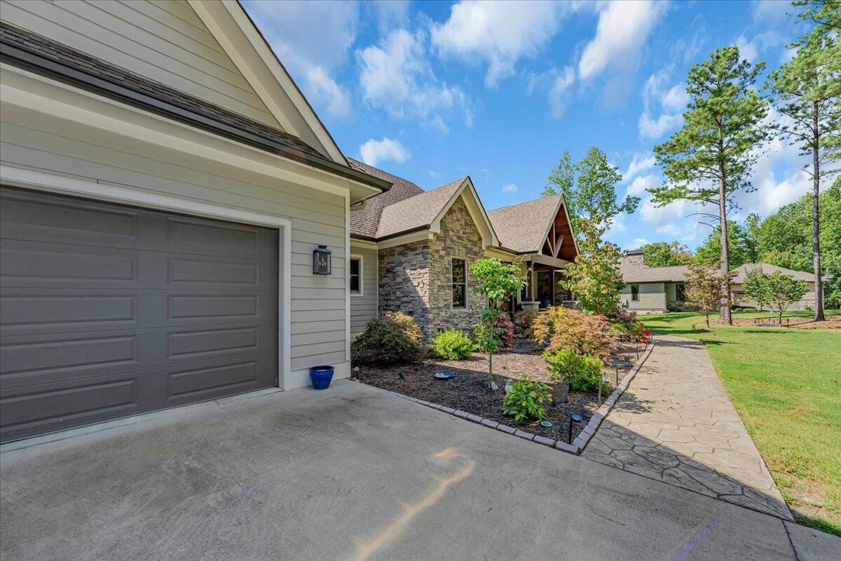 209 Moonshine Drive, Jf19