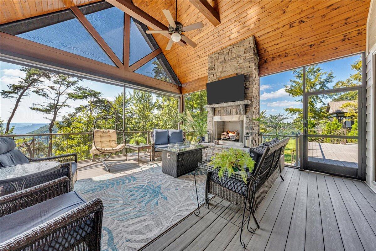 209 Moonshine Drive, Jf19