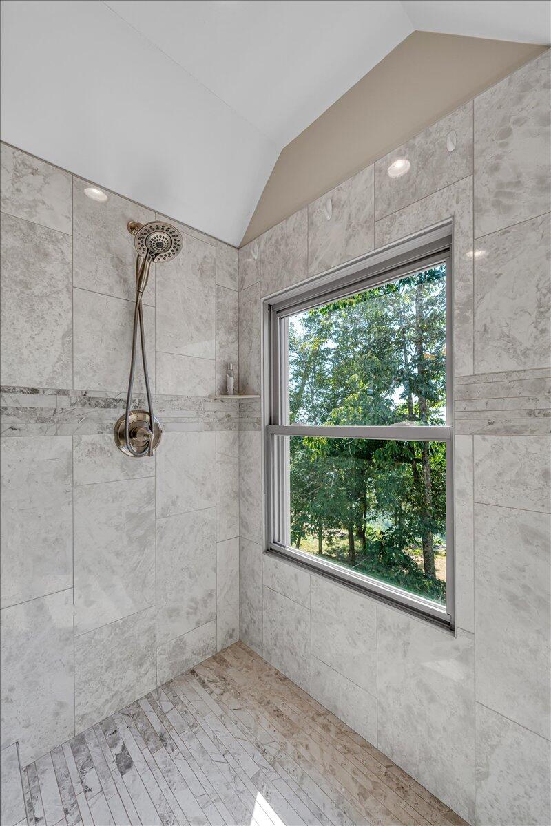 209 Moonshine Drive, Jf19