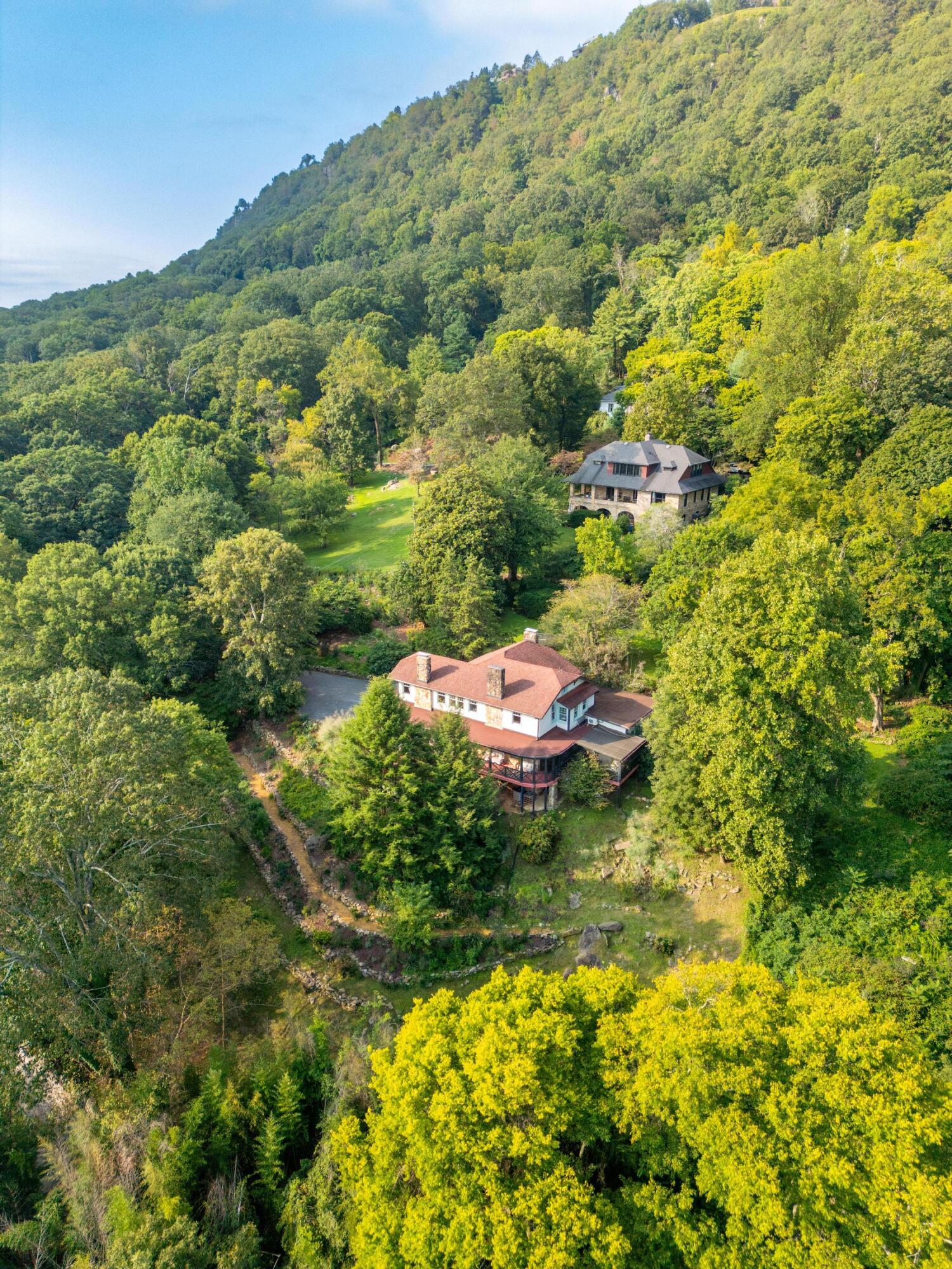 2815 Military Road