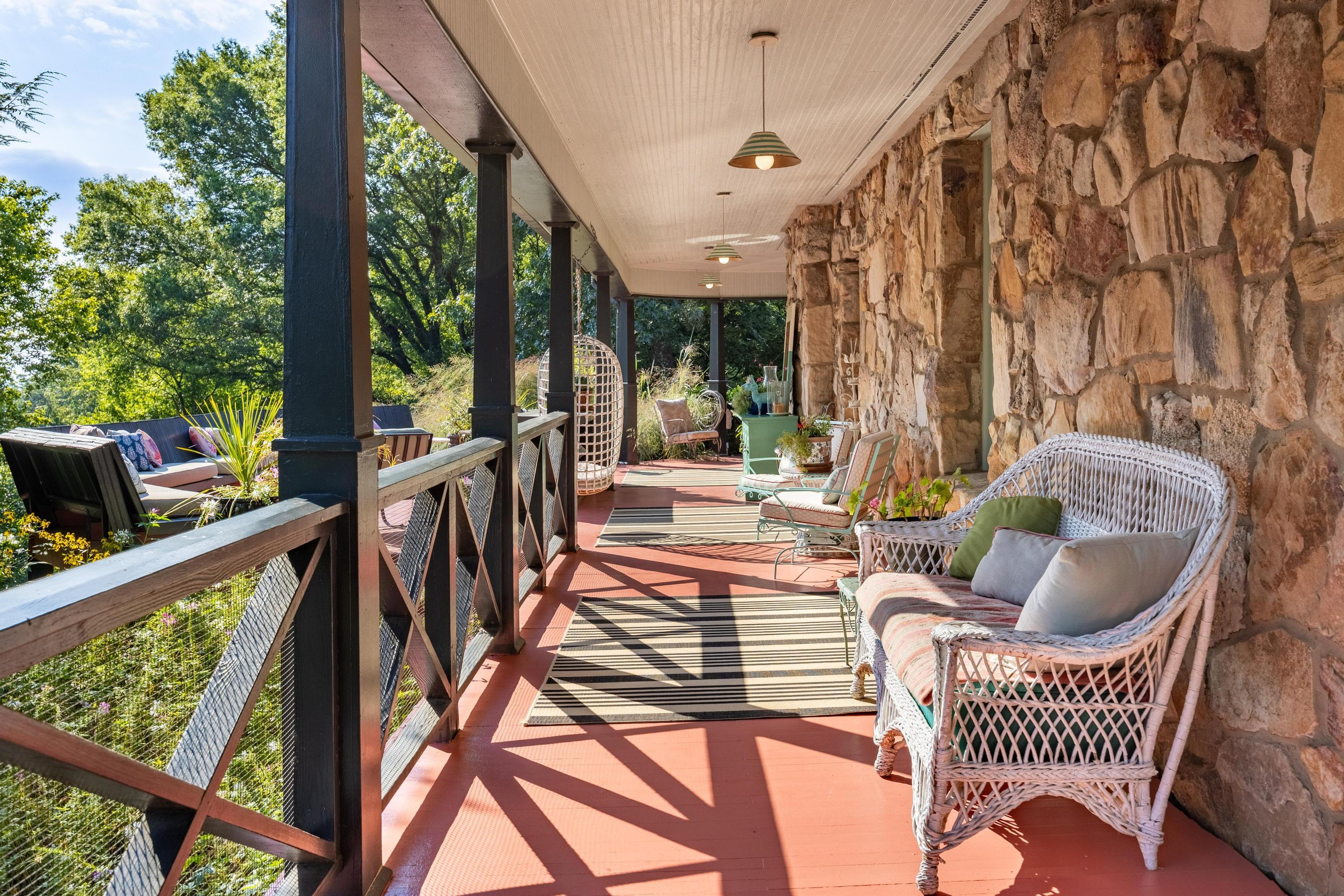 2815 Military Road
