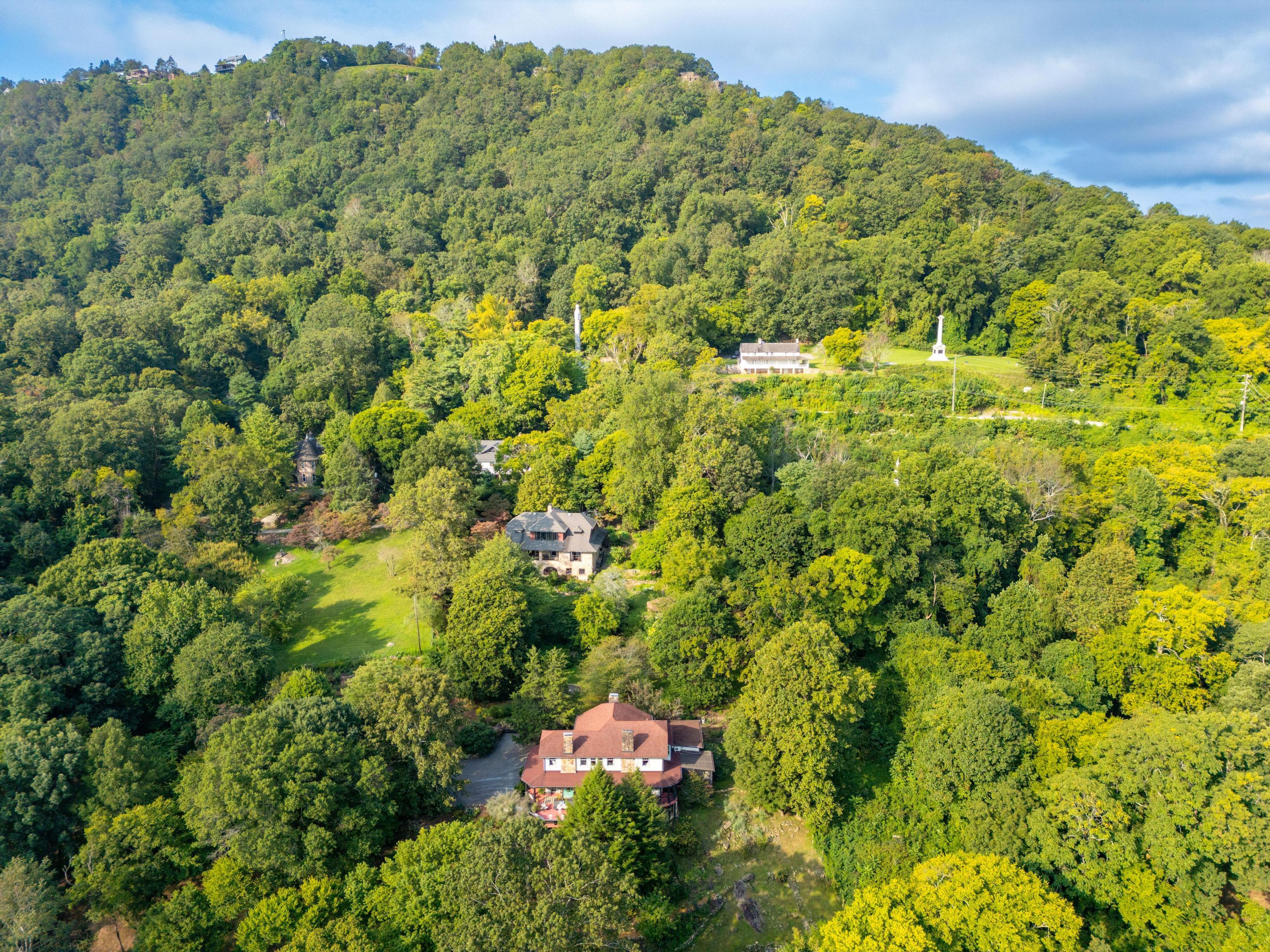 2815 Military Road
