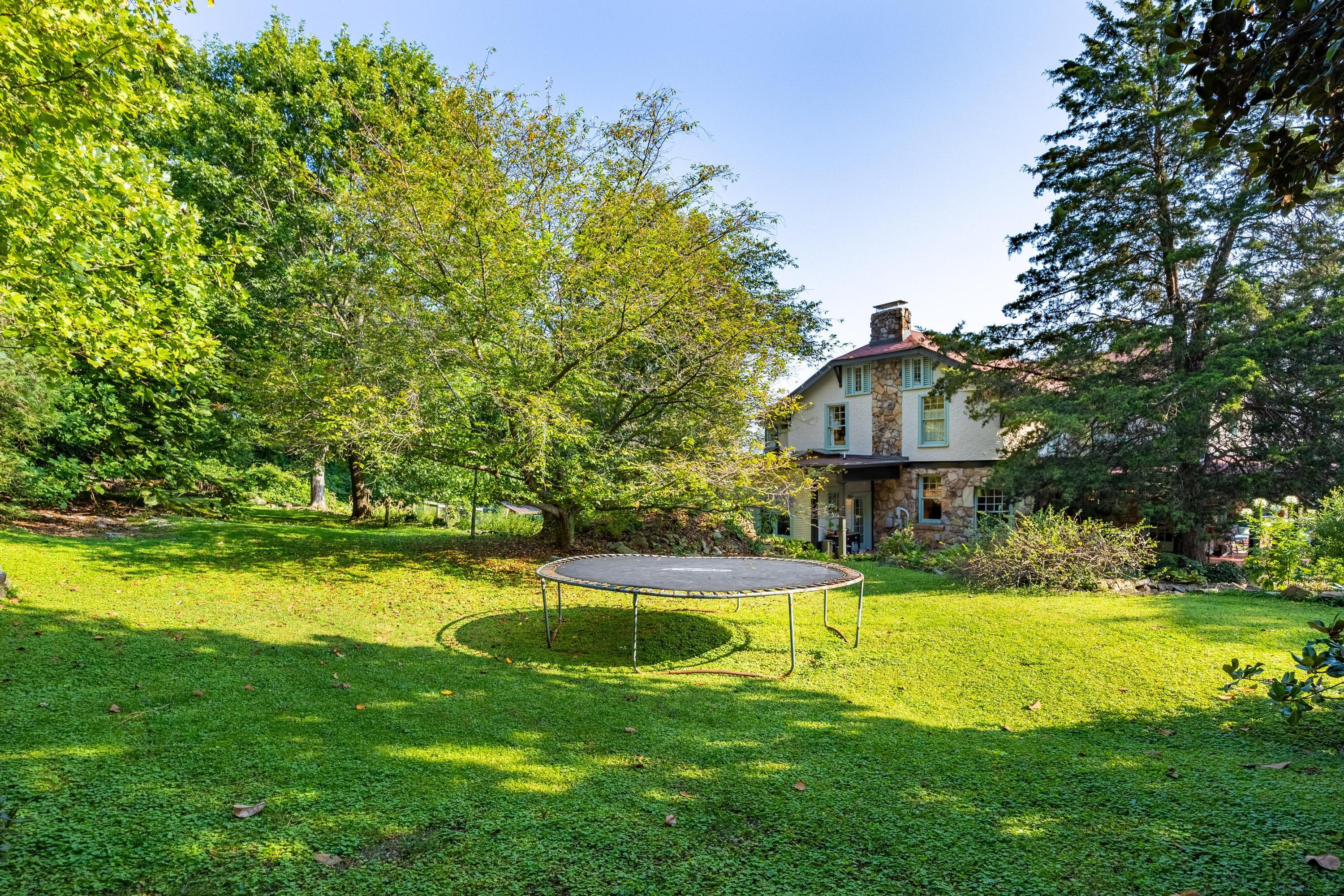 2815 Military Road