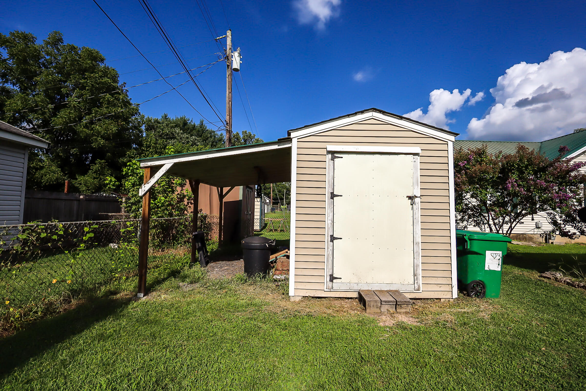 910 Crittenden Avenue