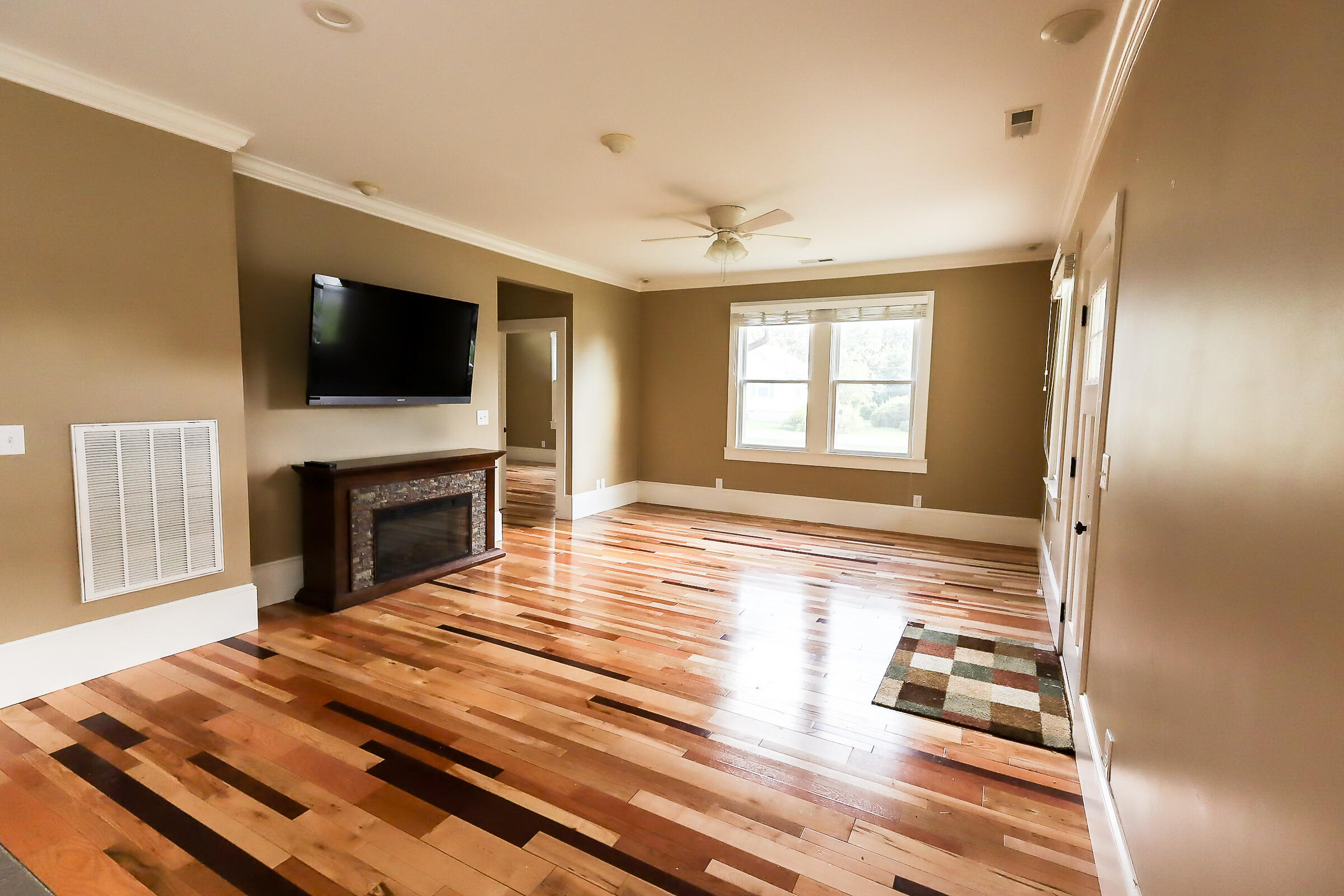 910 Crittenden Avenue