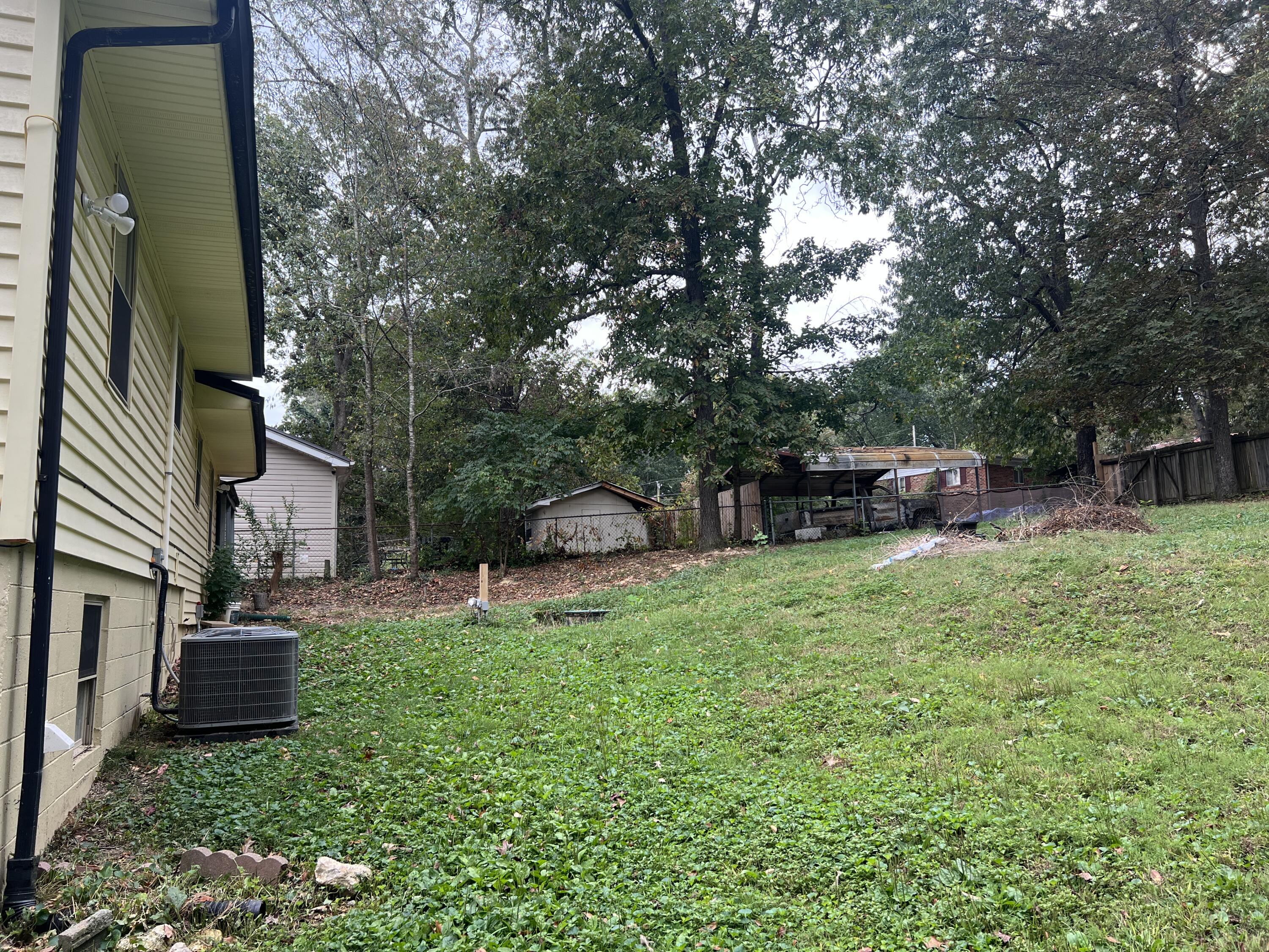 380 SE Oakland Trail