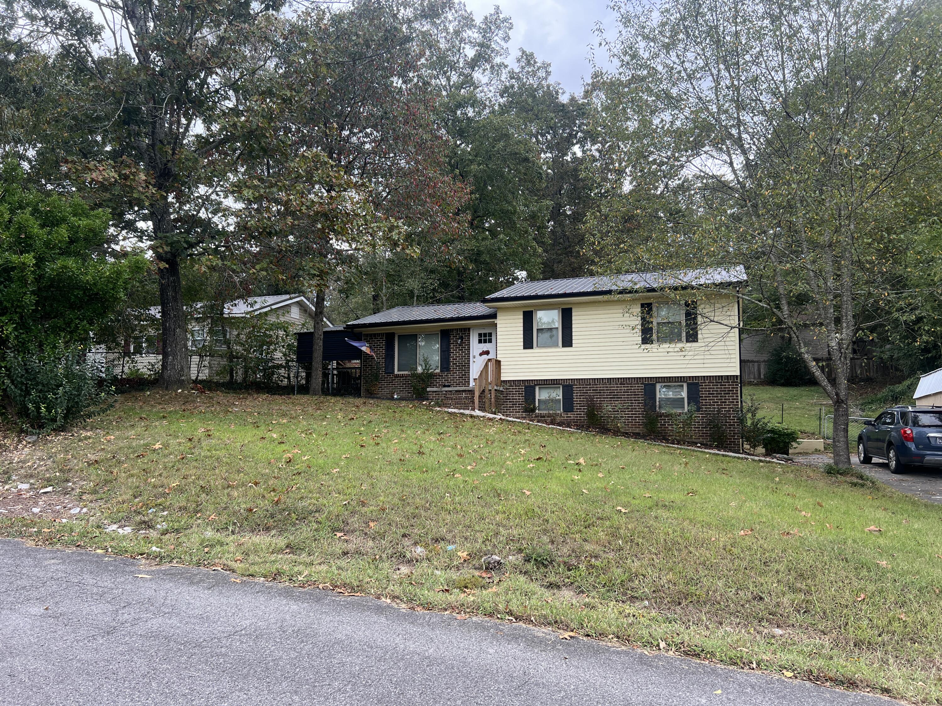 380 SE Oakland Trail