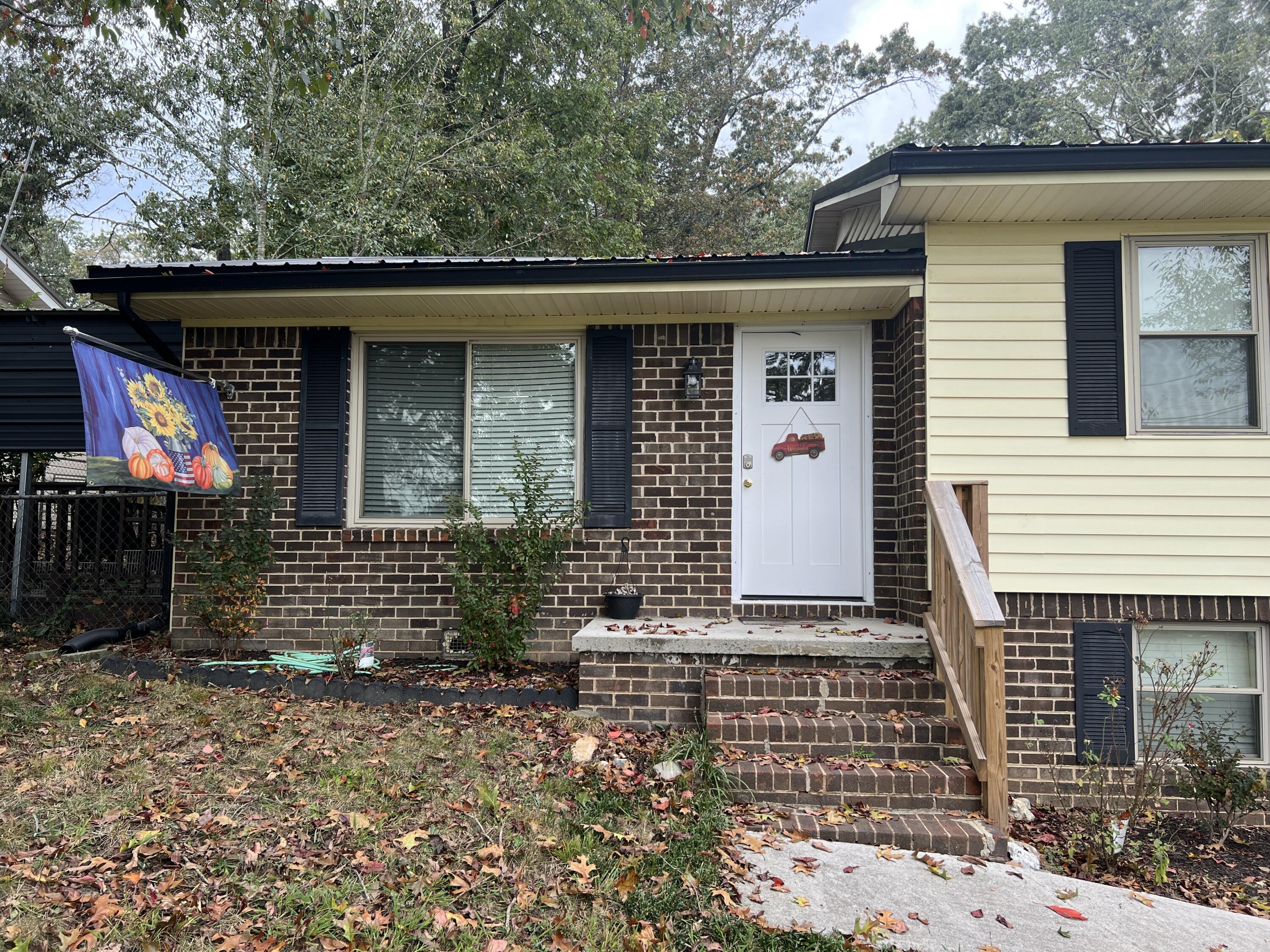 380 SE Oakland Trail