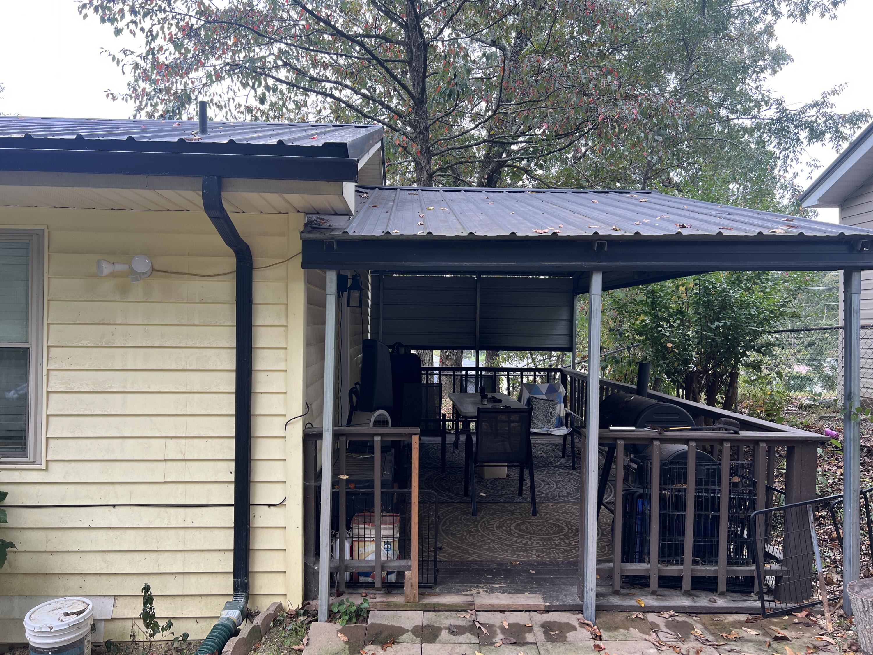 380 SE Oakland Trail