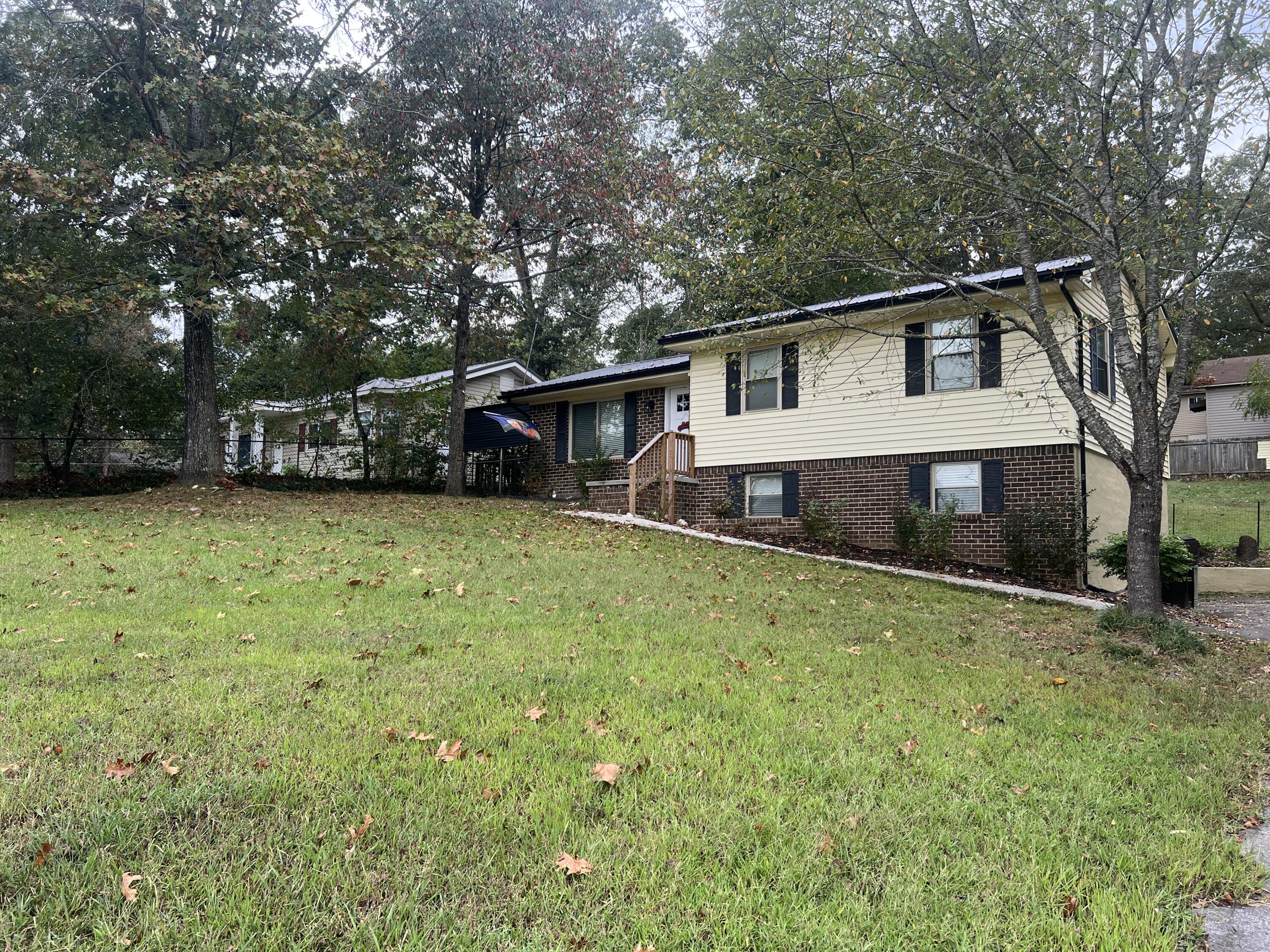 380 SE Oakland Trail