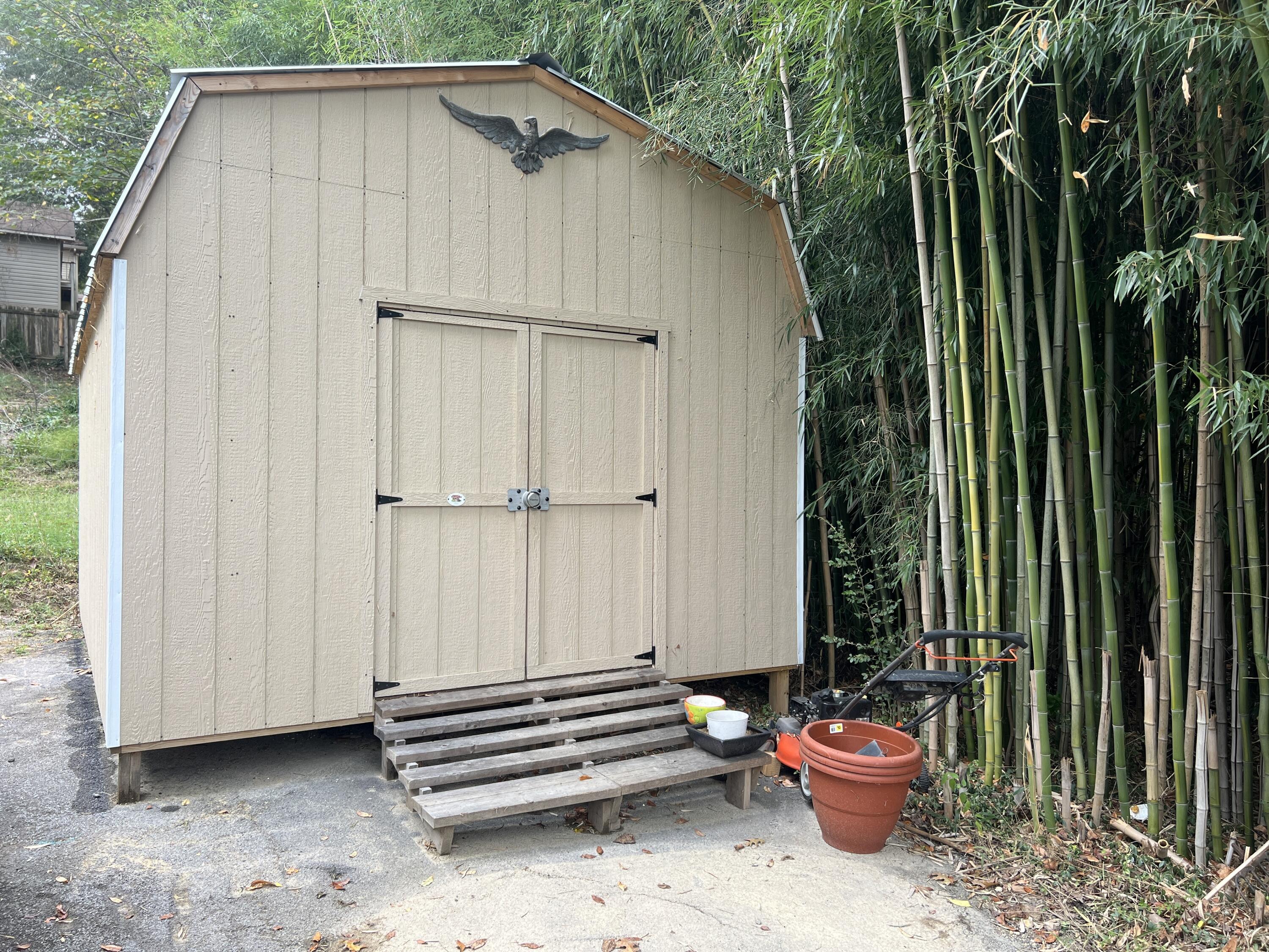 380 SE Oakland Trail