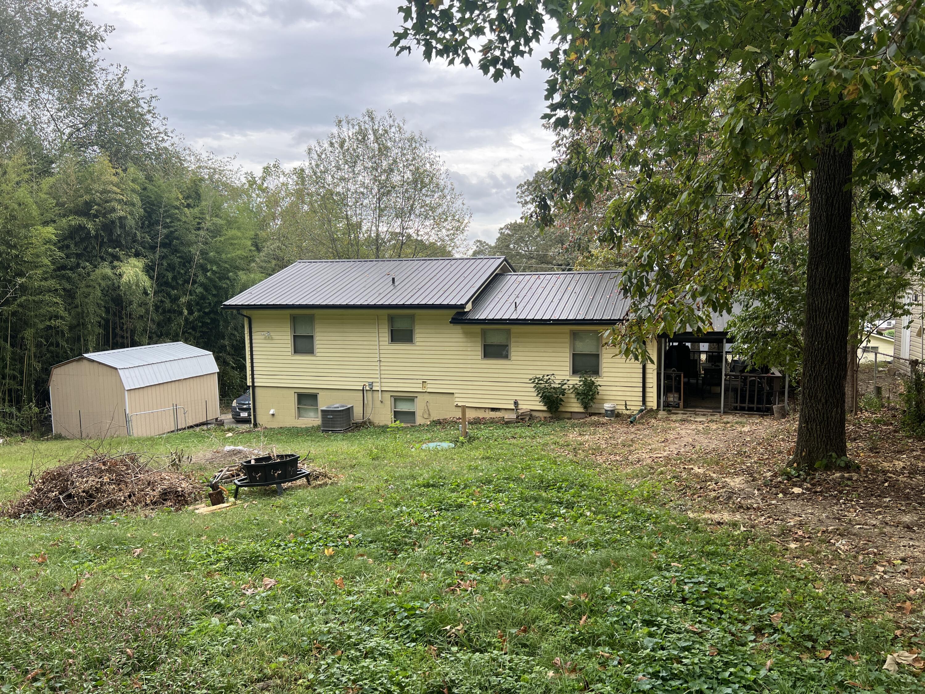 380 SE Oakland Trail