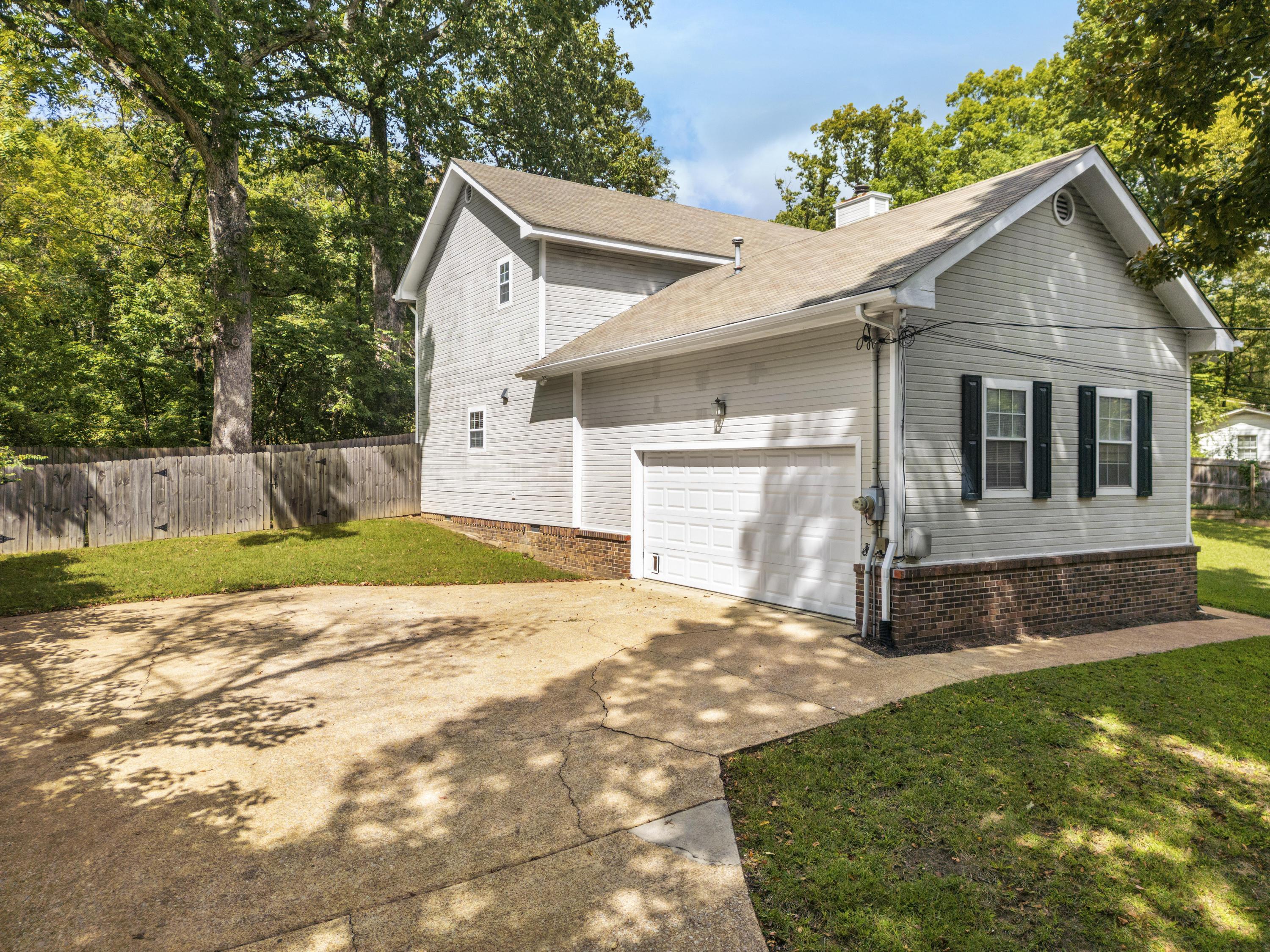 302 Mcfarland Road Road