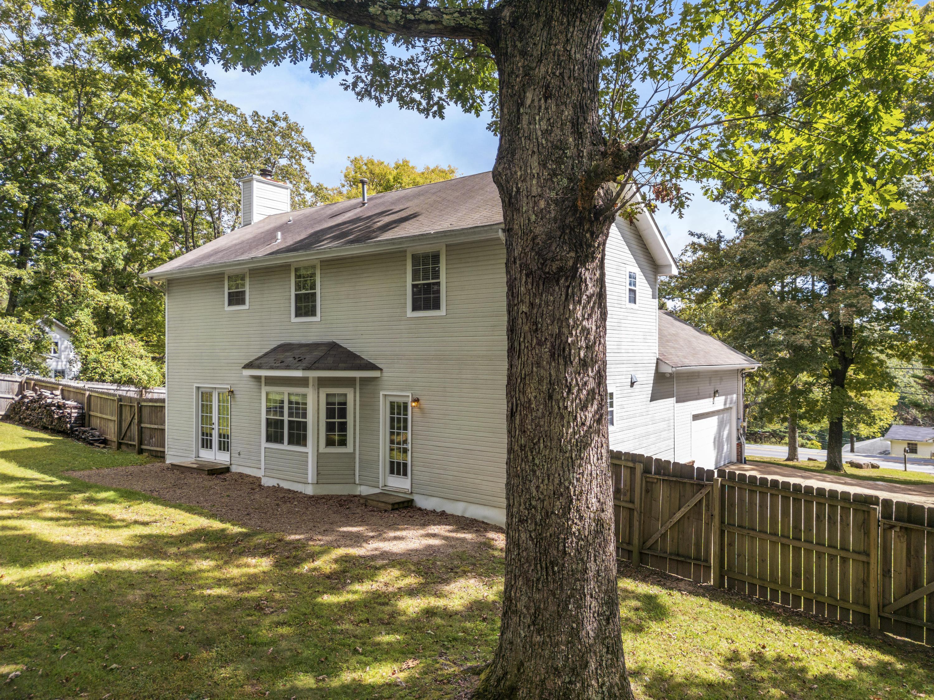 302 Mcfarland Road Road