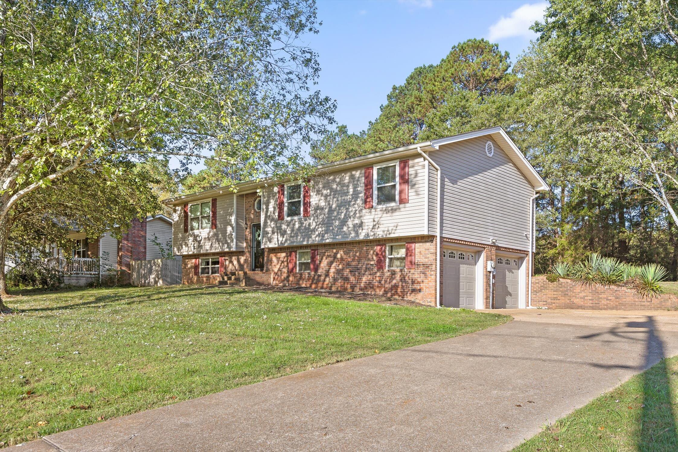 207 Singletree Drive NW