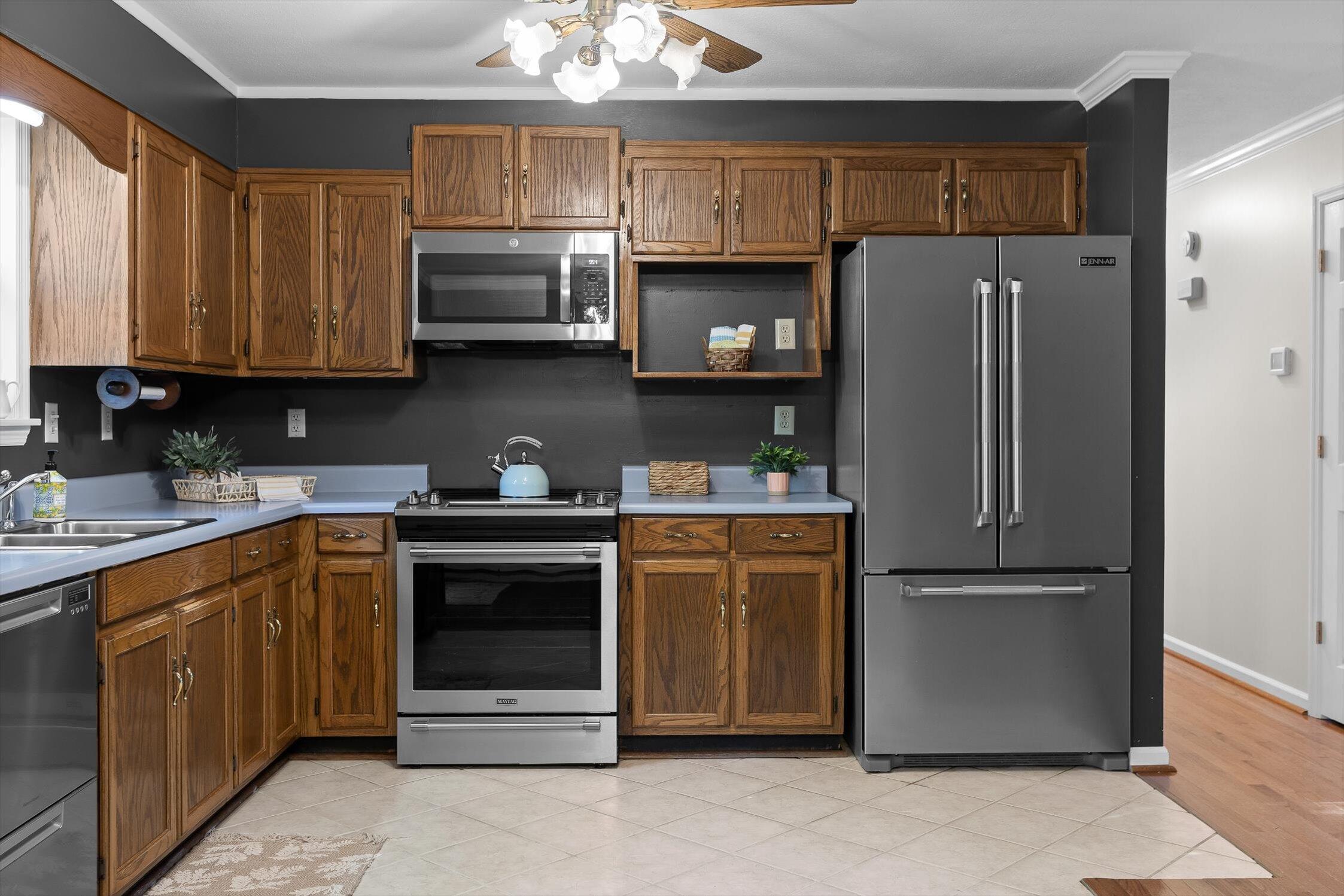 207 Singletree Drive NW