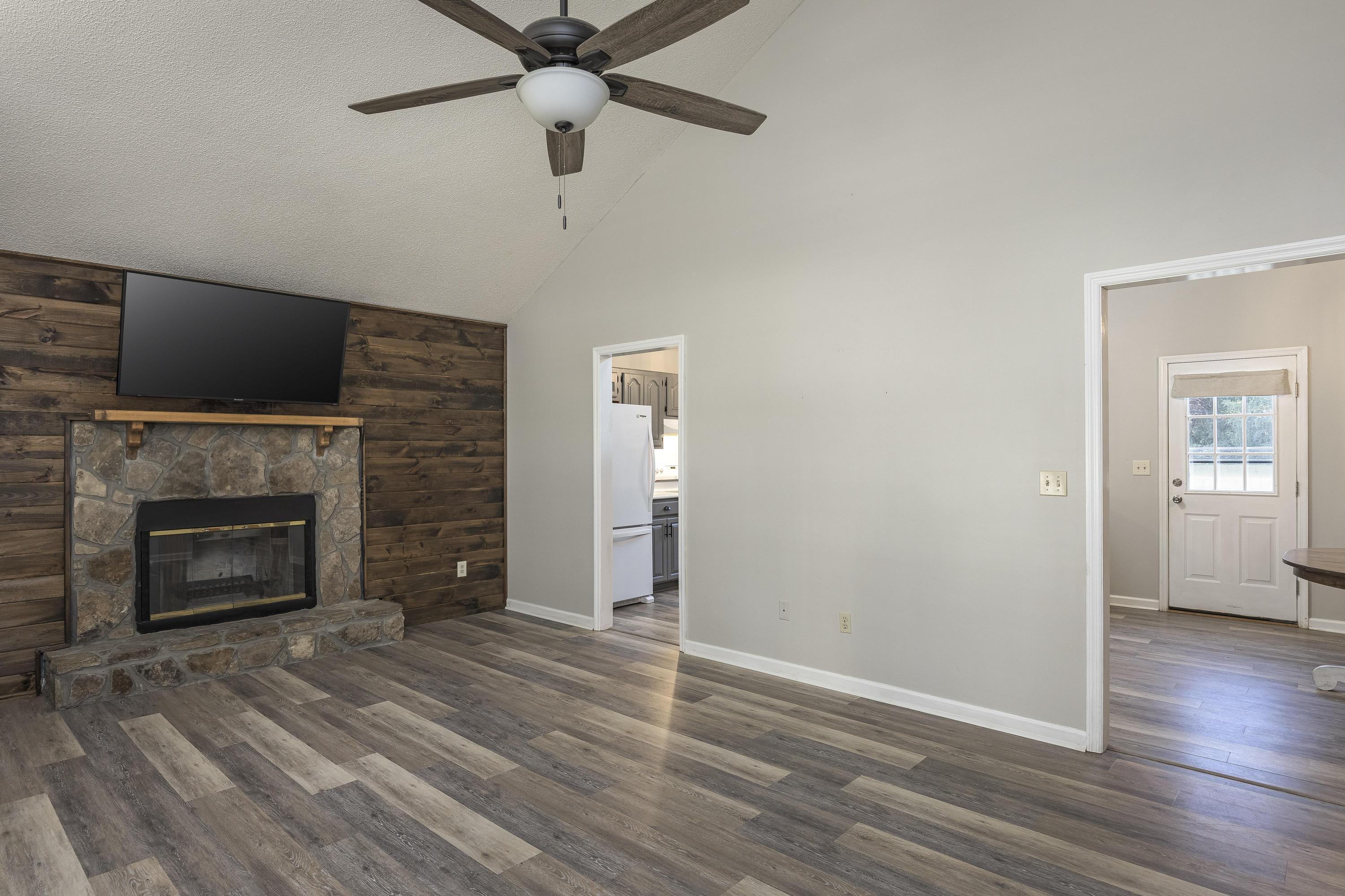 6907 Pine Haven Drive