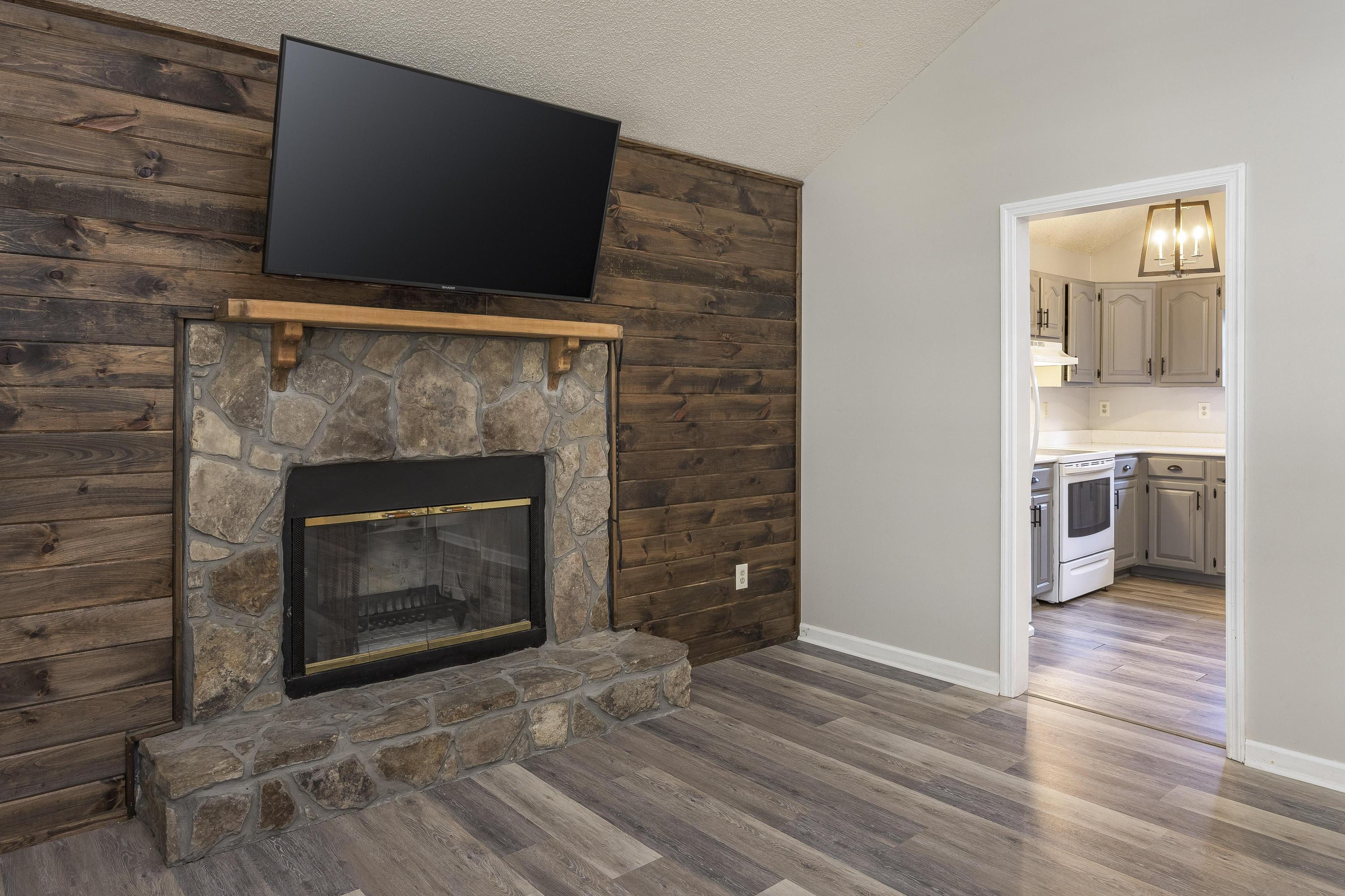 6907 Pine Haven Drive