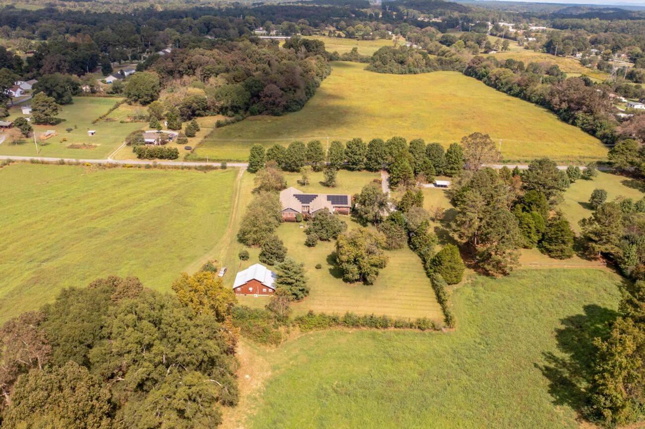 272 NW Fairview Road NW