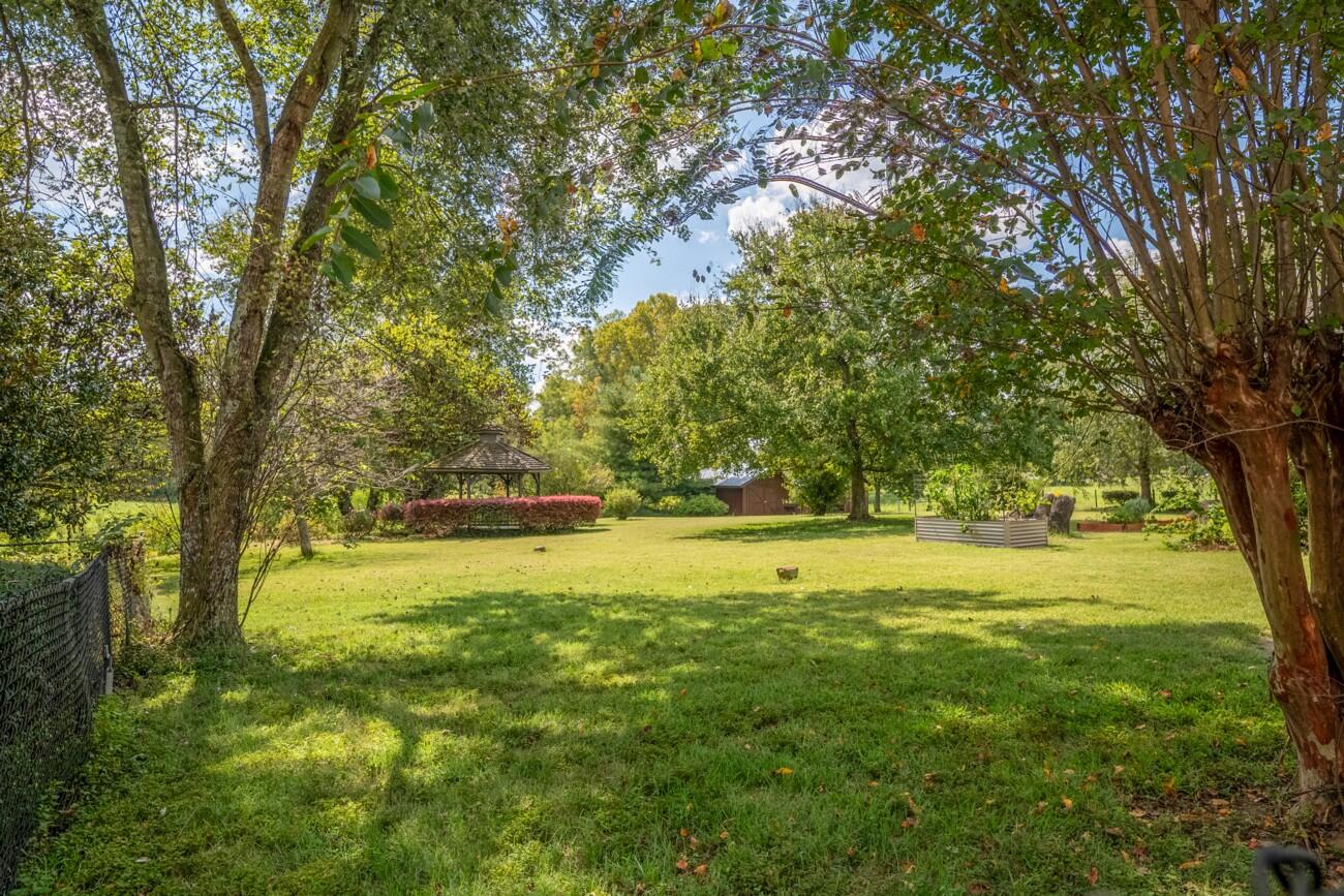 272 NW Fairview Road NW